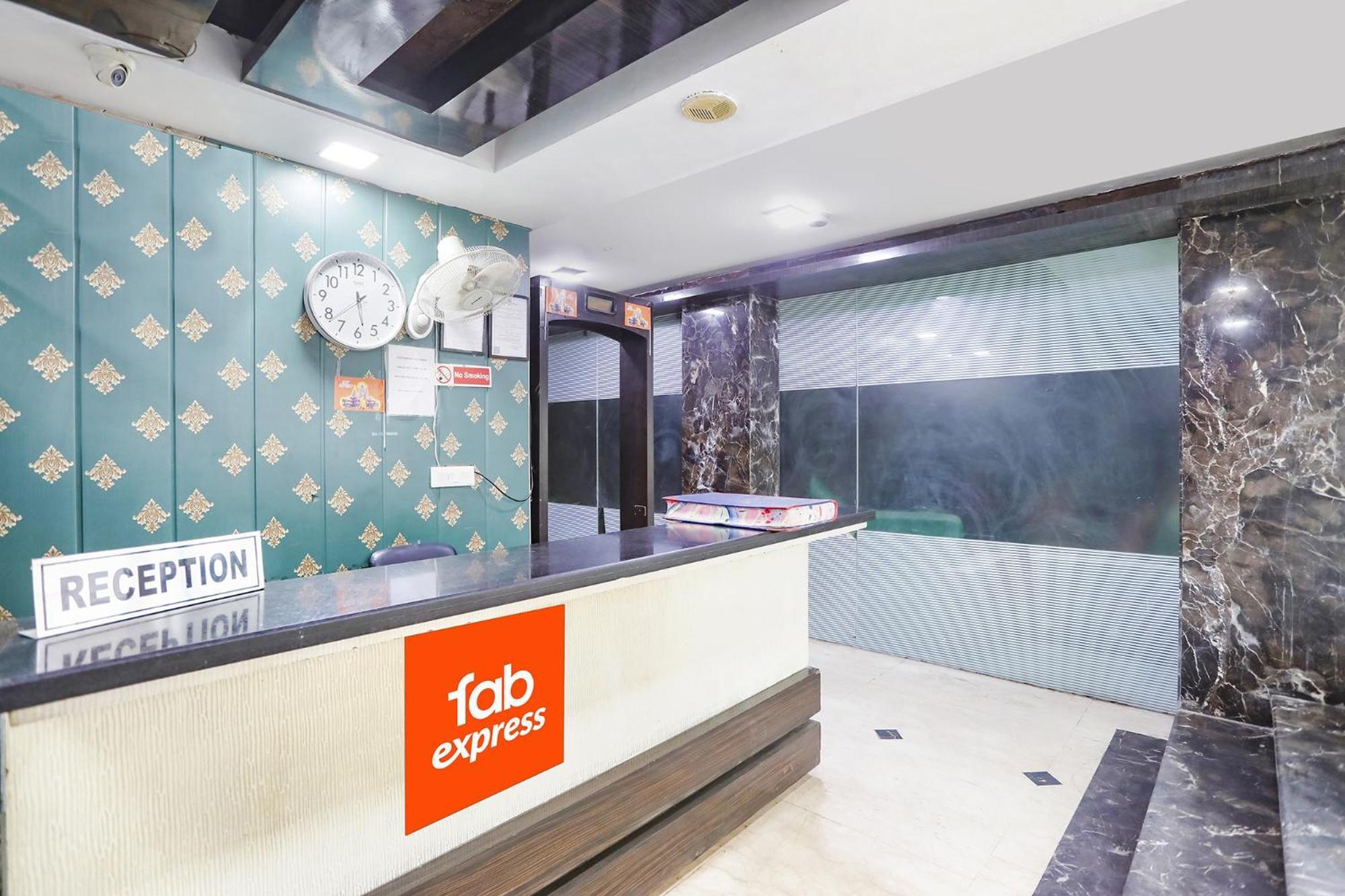 Hotel Fabexpress Lotus Palace New Delhi