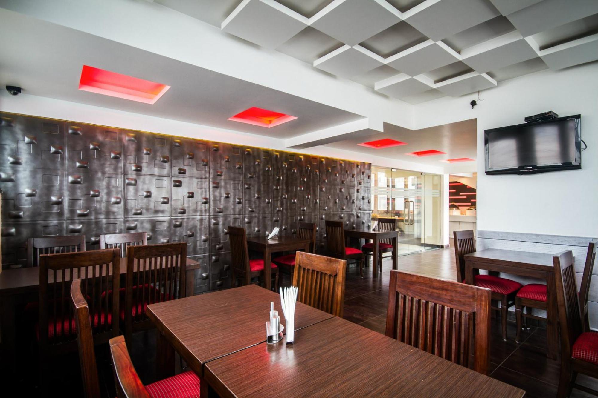 Grand Godwin - Complimentary Airport Pickup -near Ndls Railway Stn Nova Deli