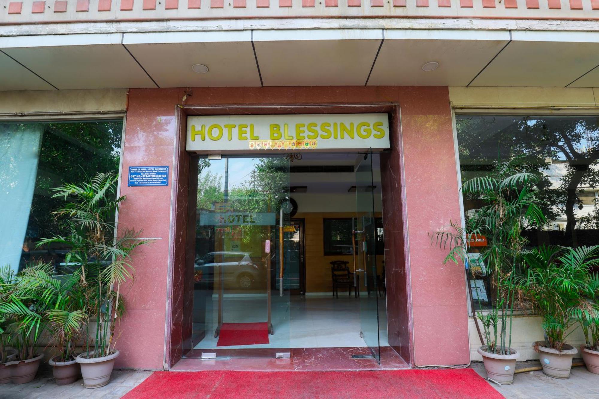Hotel Blessings On Road Near New Delhi Railway Station