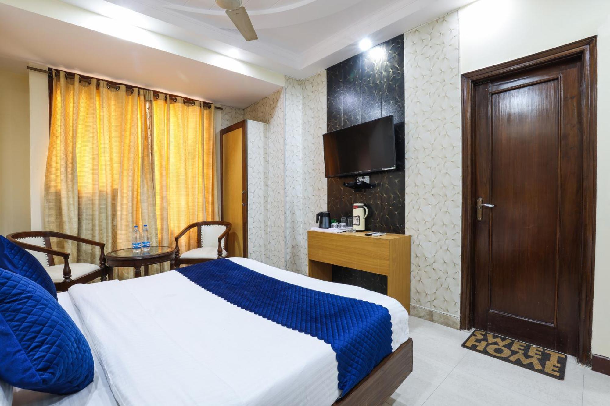Hotel Blessings On Road Near New Delhi Railway Station Paharganj