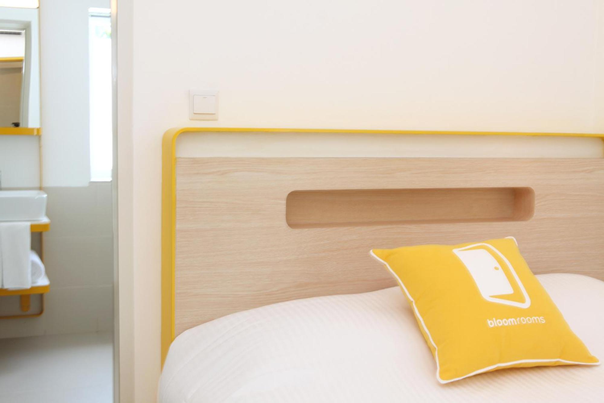 Hotel Bloomrooms @ Link Road New Delhi