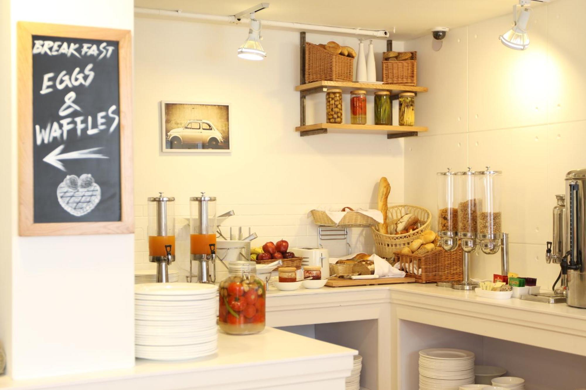 Hotel Bloomrooms @ Link Road New Delhi