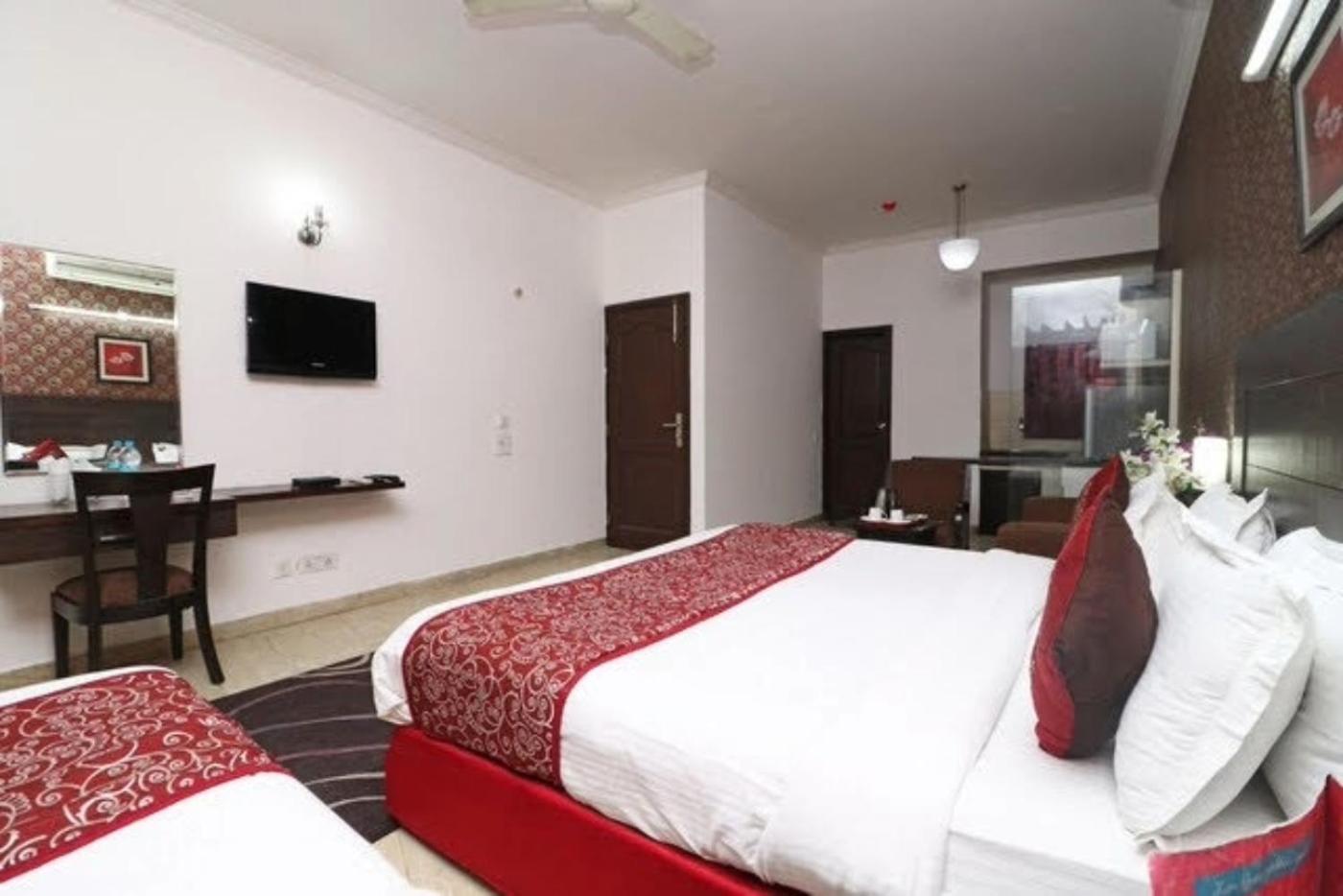 Hotel Jashn Near Apollo Hospital 3*