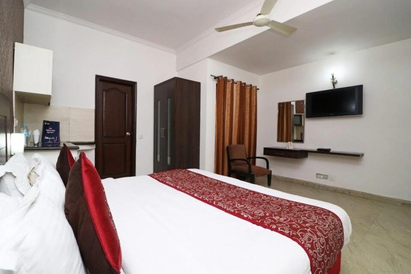 Hotel Jashn Near Apollo Hospital