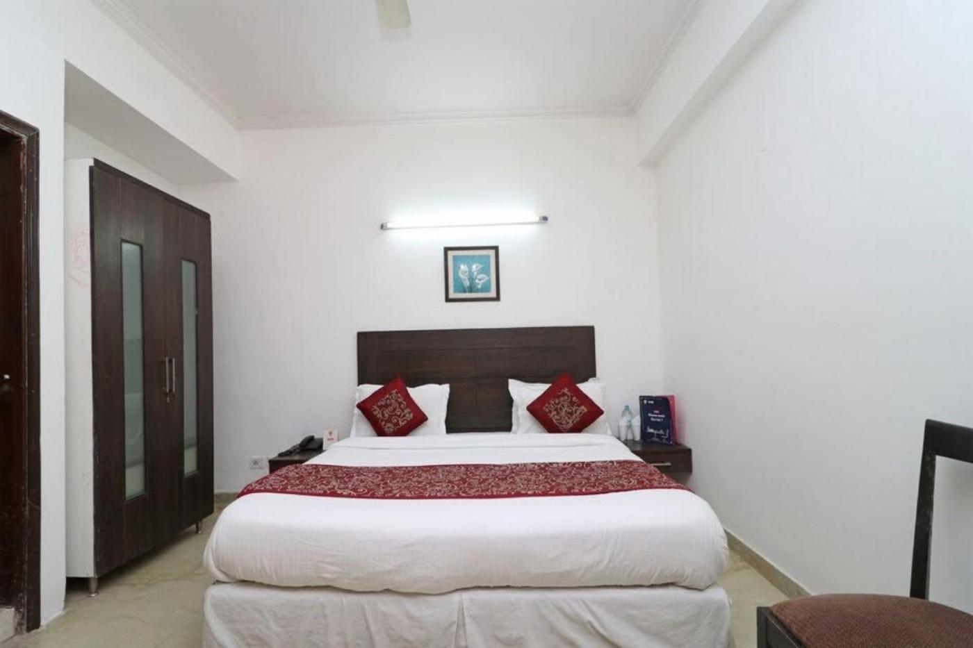Jashn Near Apollo Hospital