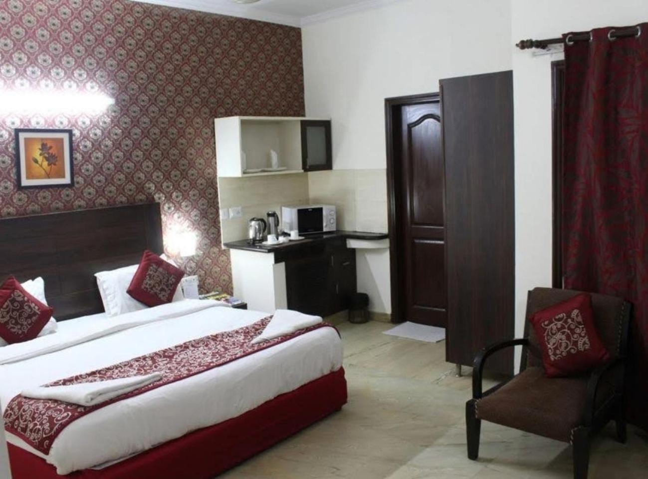 Jashn Near Apollo Hospital