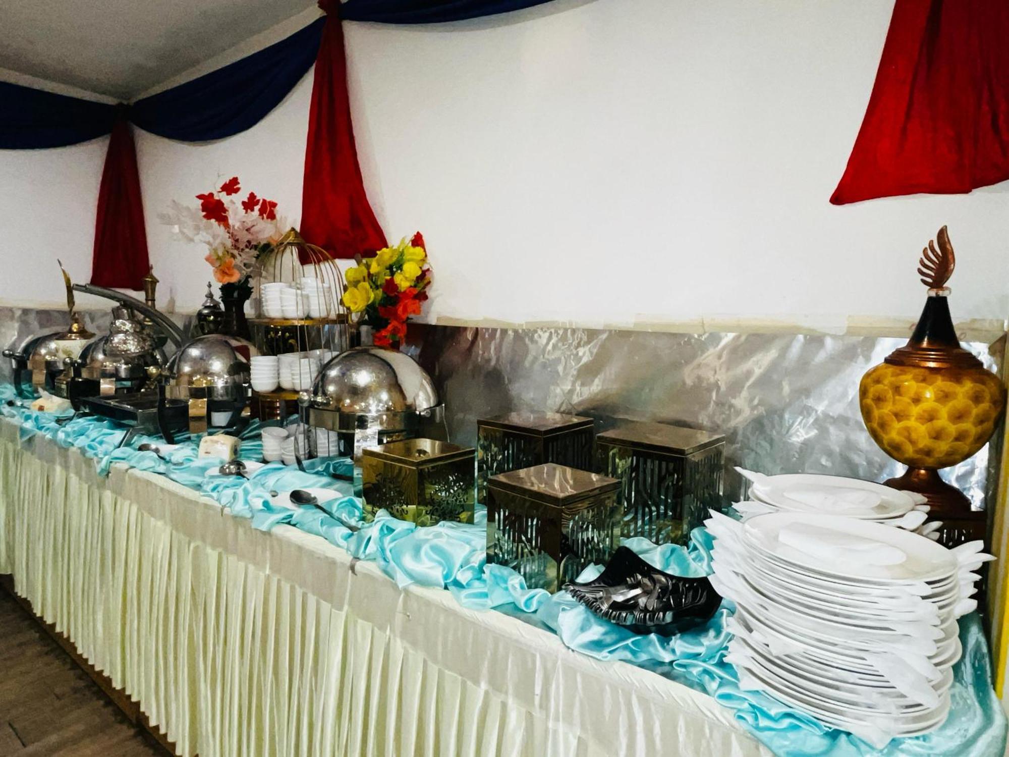 Qotel Chhatarpur- Opp Tivoli Garden