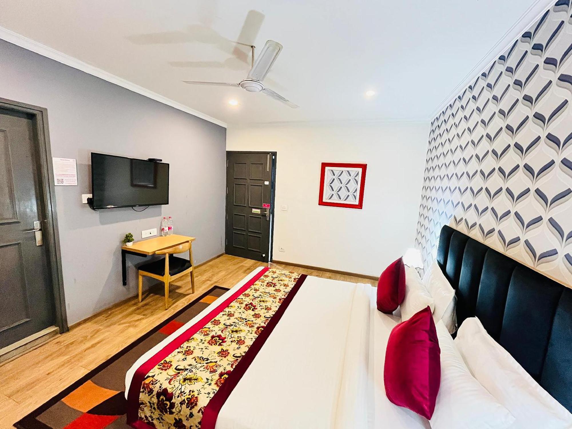 Hotel Qotel Chhatarpur- Opp Tivoli Garden