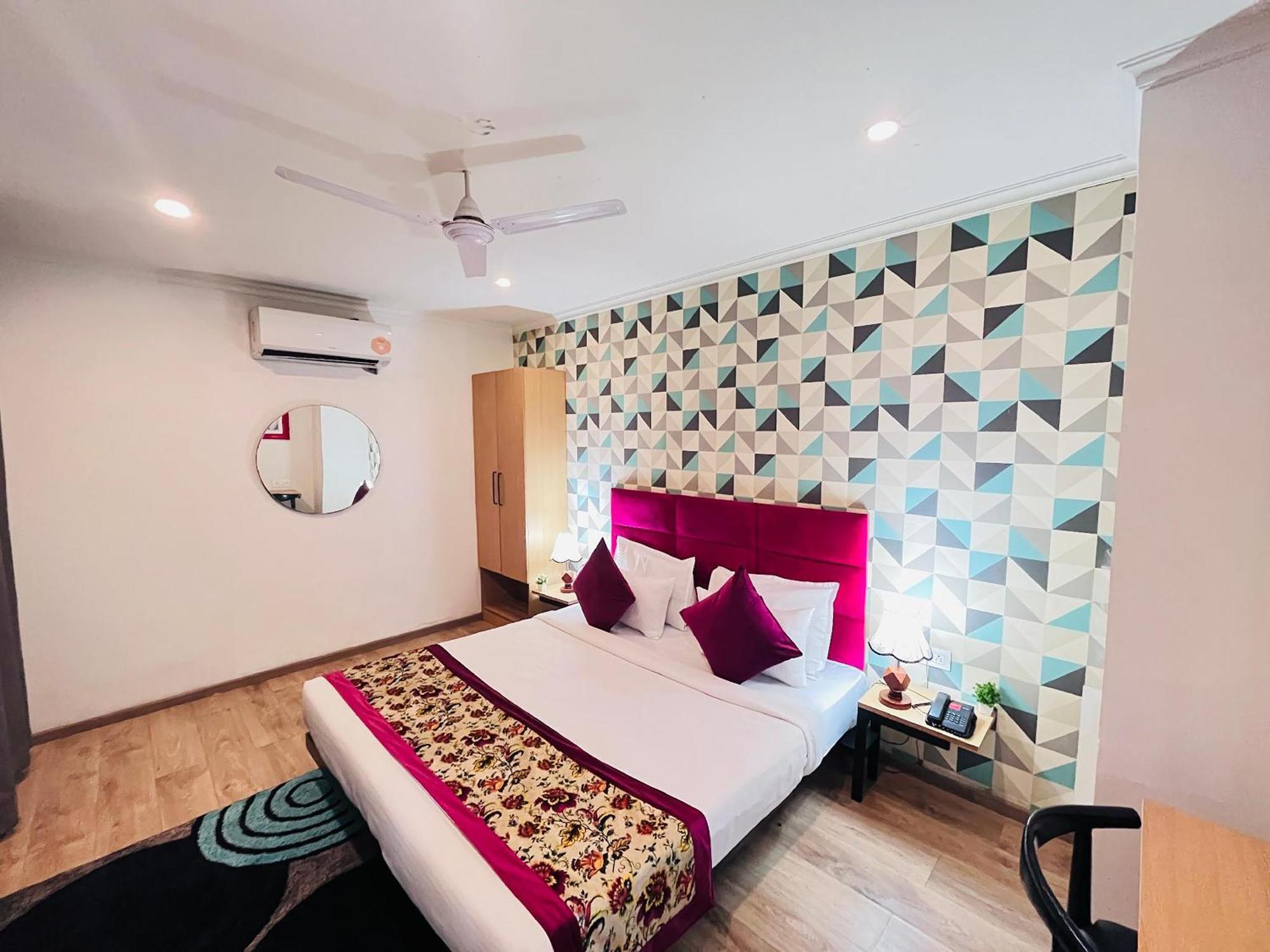 Hotel Qotel Chhatarpur- Opp Tivoli Garden