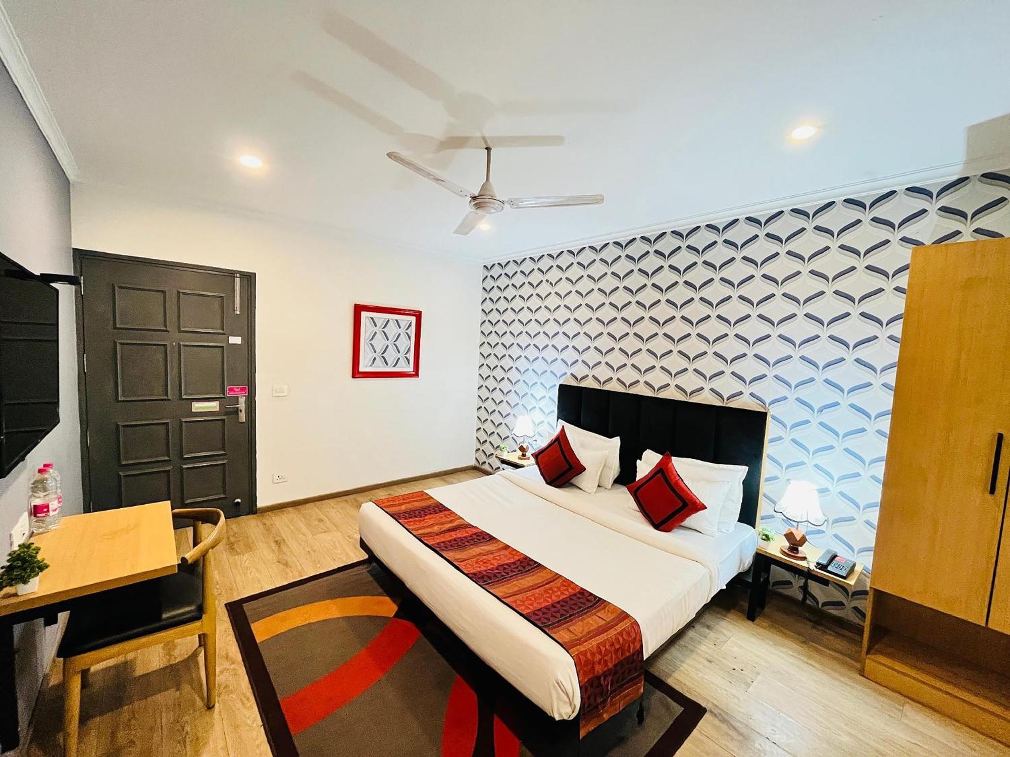 Qotel Chhatarpur- Opp Tivoli Garden Nova Deli