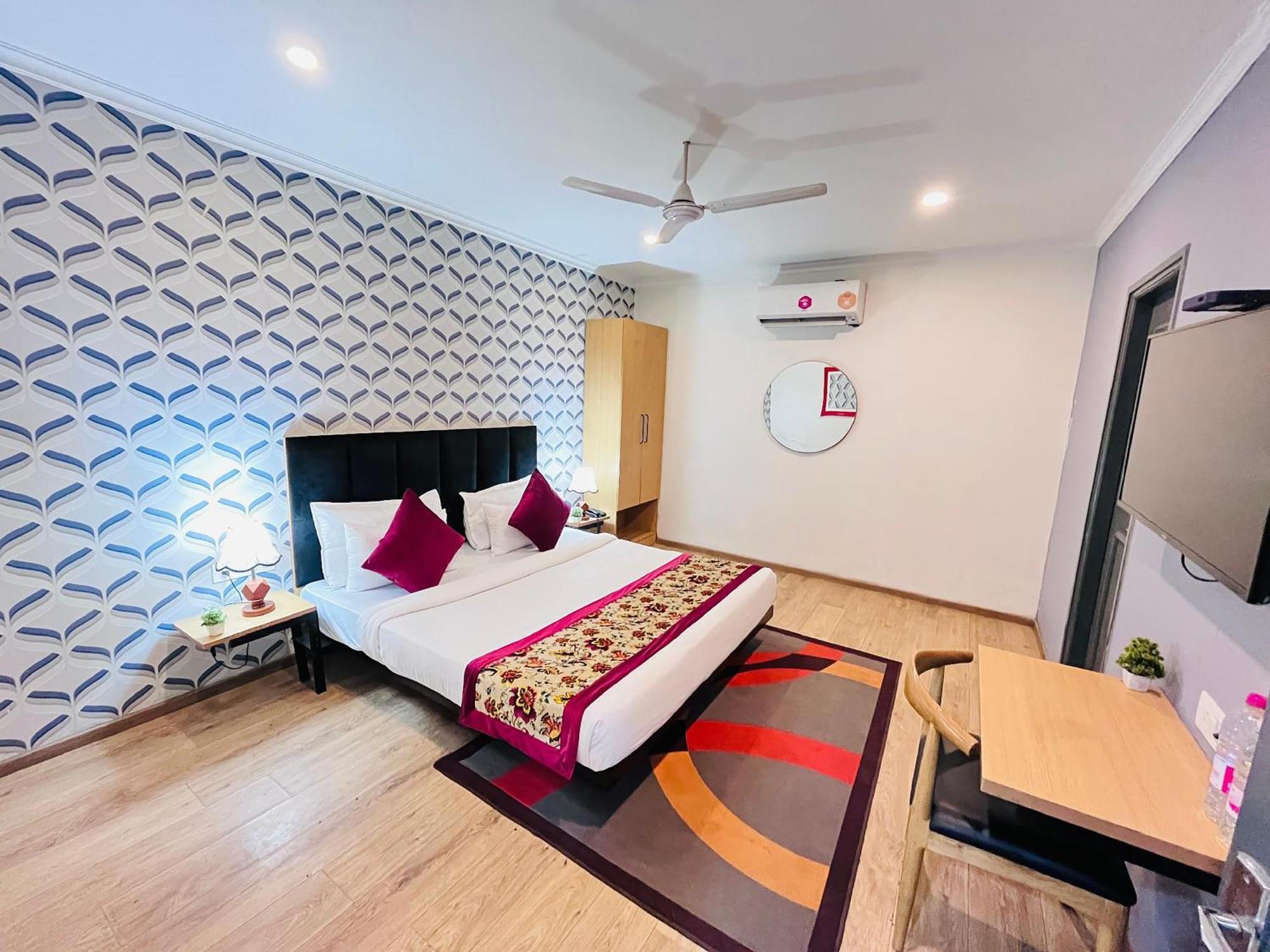 Qotel Chhatarpur- Opp Tivoli Garden Nova Deli
