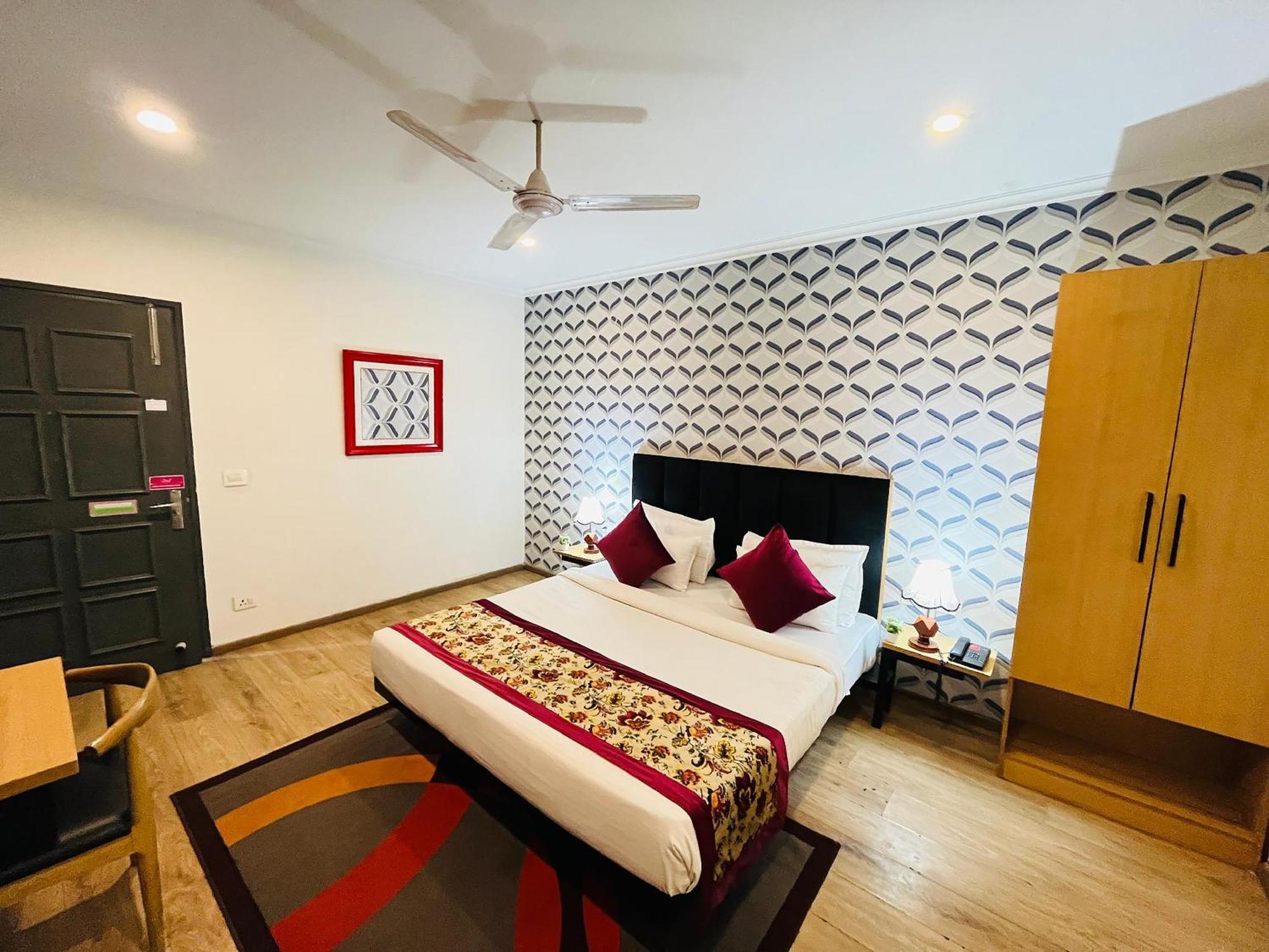 Qotel Chhatarpur- Opp Tivoli Garden Nova Deli