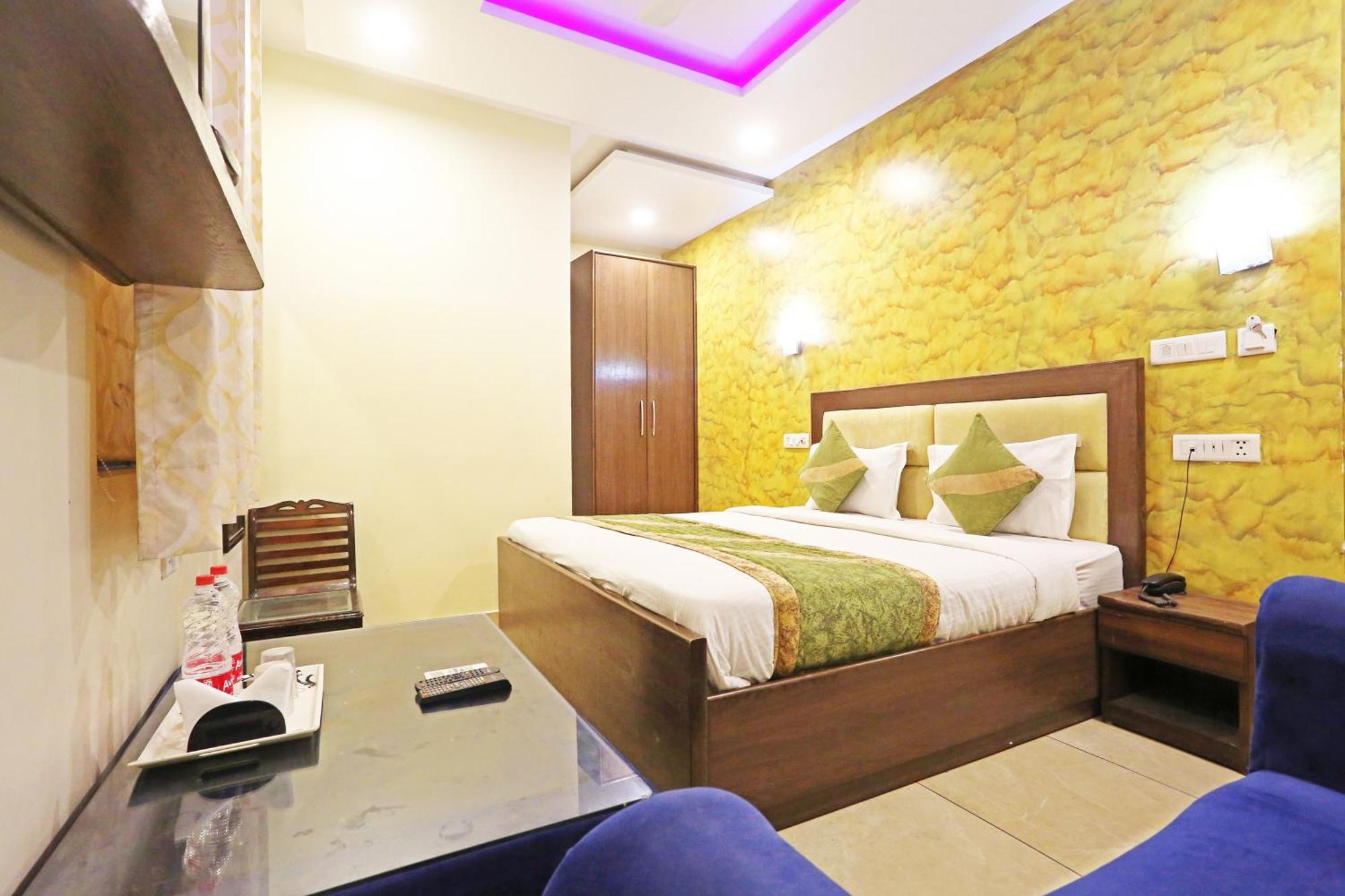 Hotel Airport Hotel Redstone New Delhi