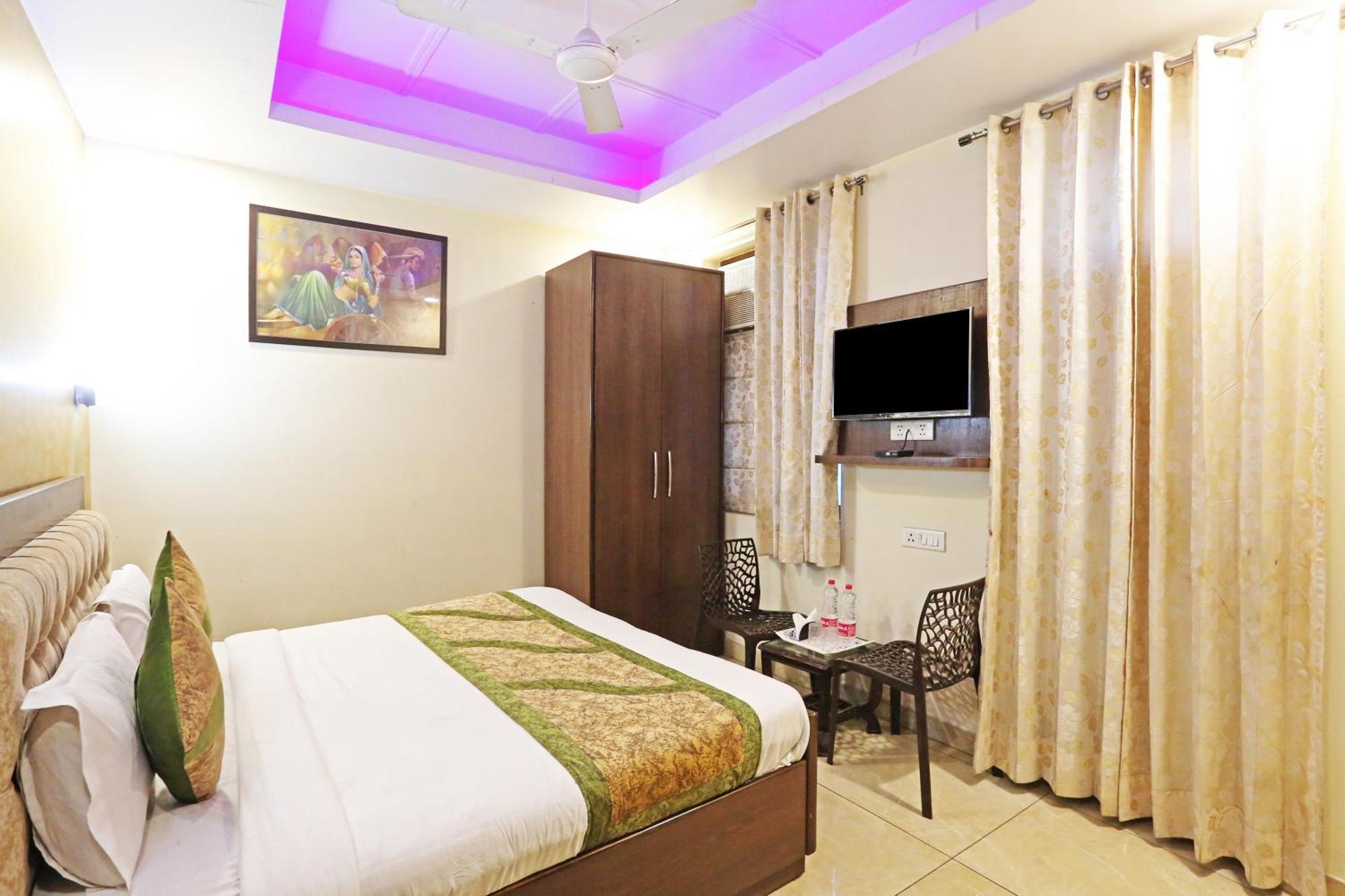Hotel Airport Hotel Redstone New Delhi