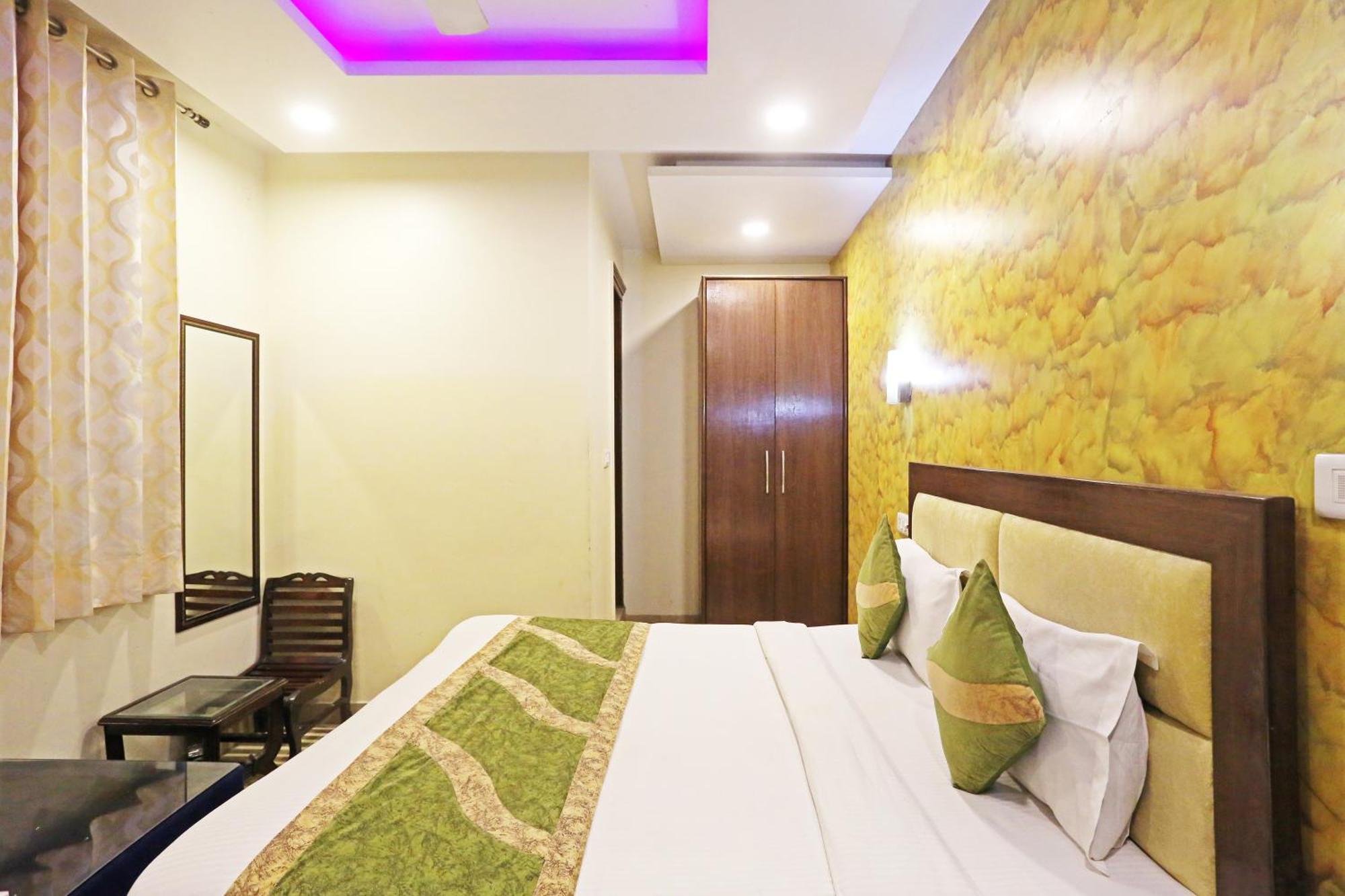 Hotel Airport Hotel Redstone New Delhi