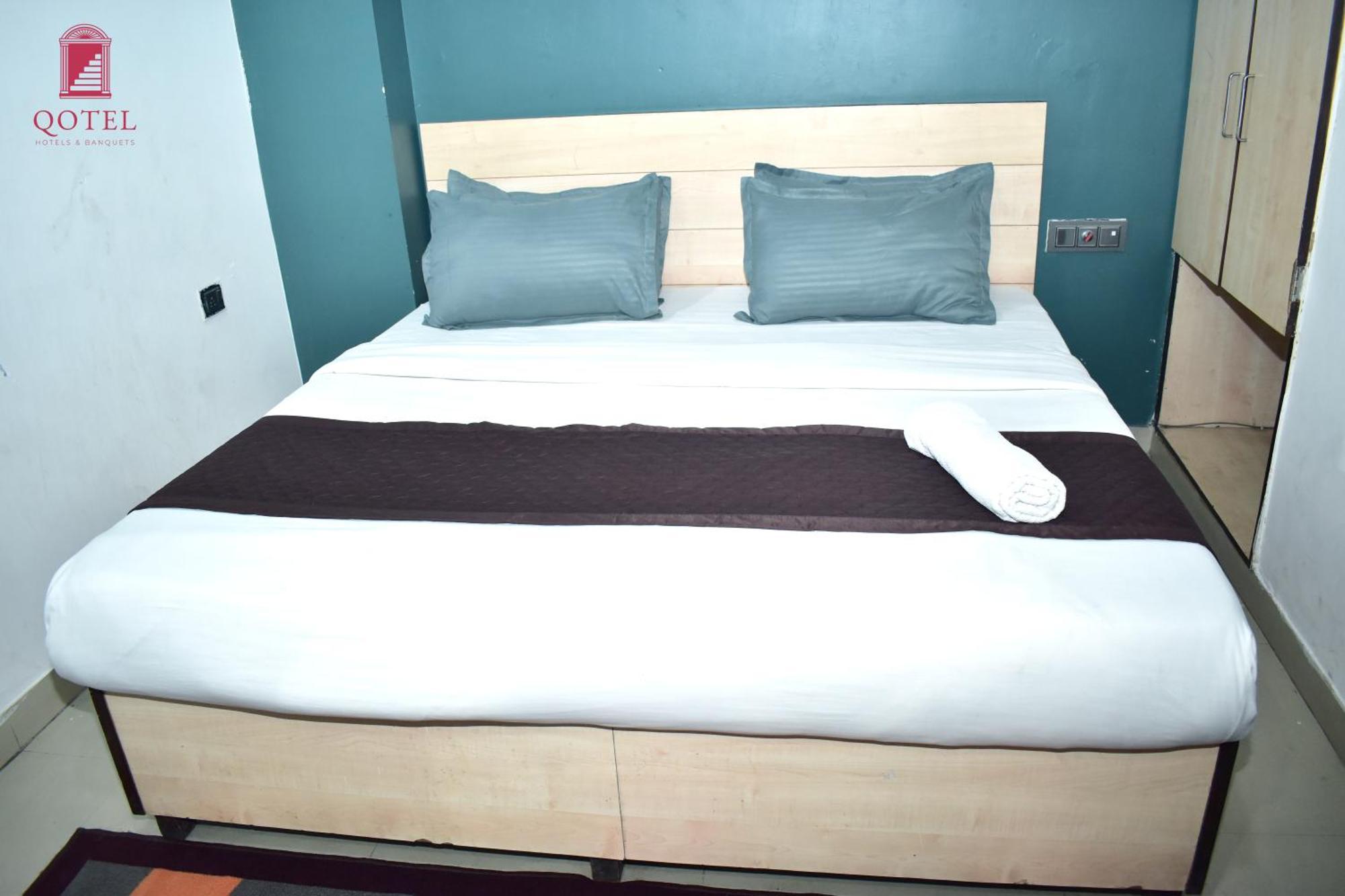 Hotel Qotel Rama Rohini Sector-24 Couple Friendly Delhi (National Capital Territory of India)