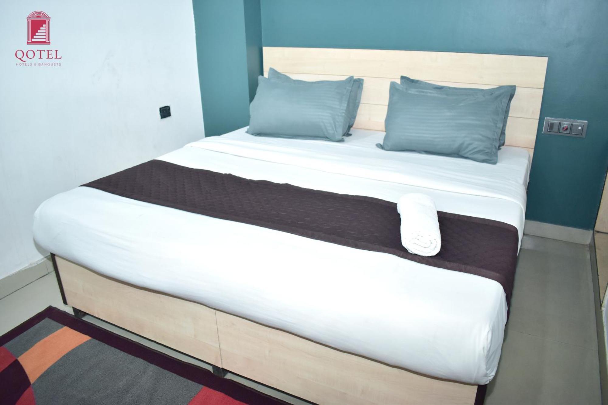 Hotel Qotel Rama Rohini Sector-24 Couple Friendly