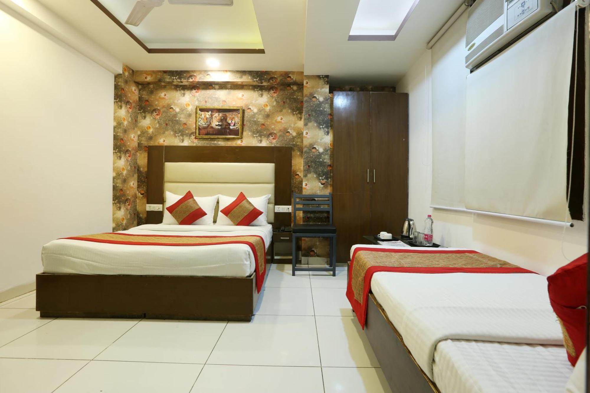 Hotel Triton Grand At Delhi Airport 3*