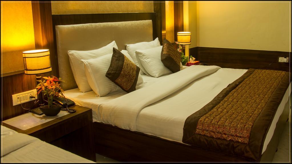 Radiance Hotel 2*