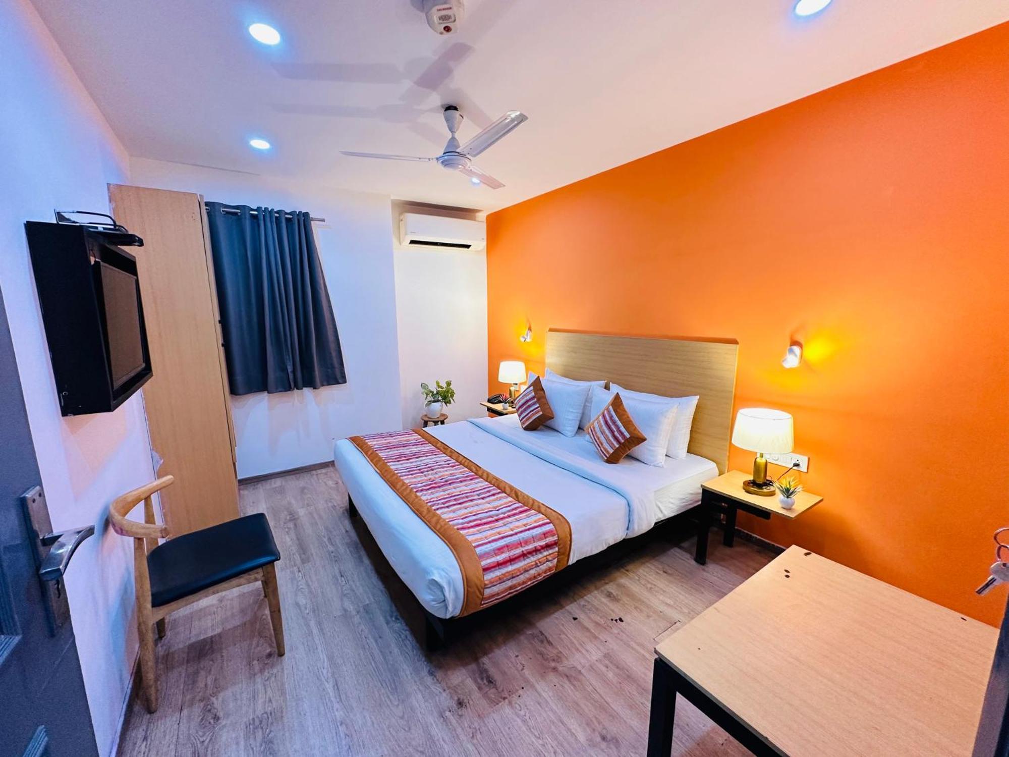 Apartment Golden Saffron - Punjabi Bagh Delhi New Delhi