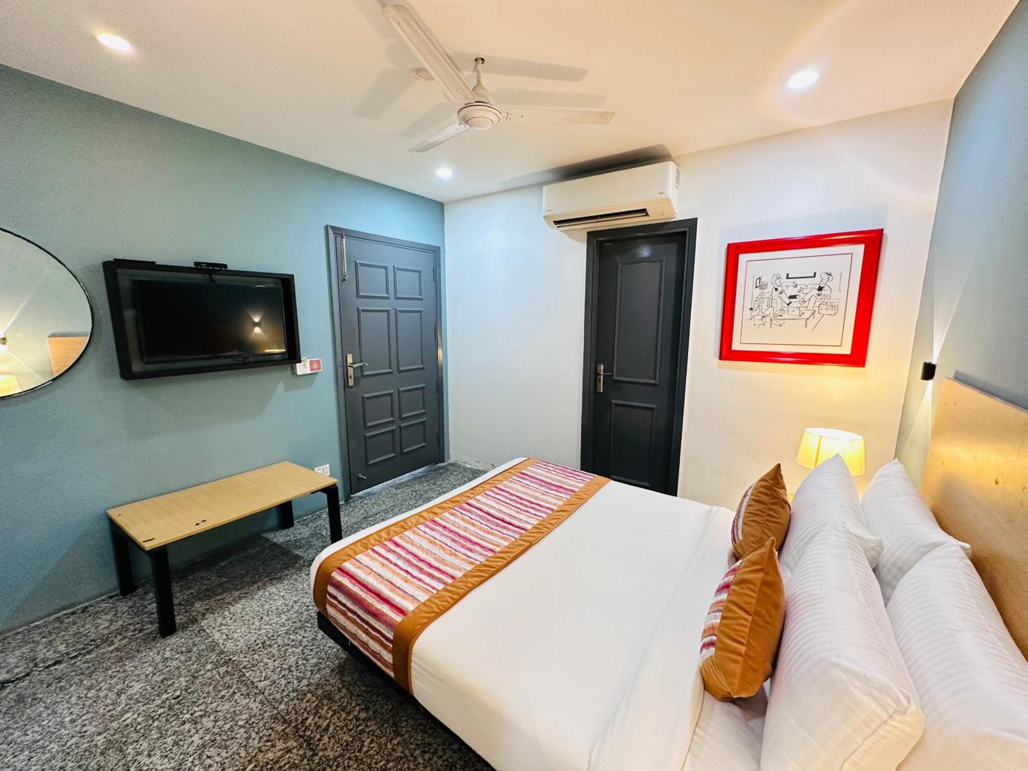 Golden Saffron - Punjabi Bagh Delhi New Delhi