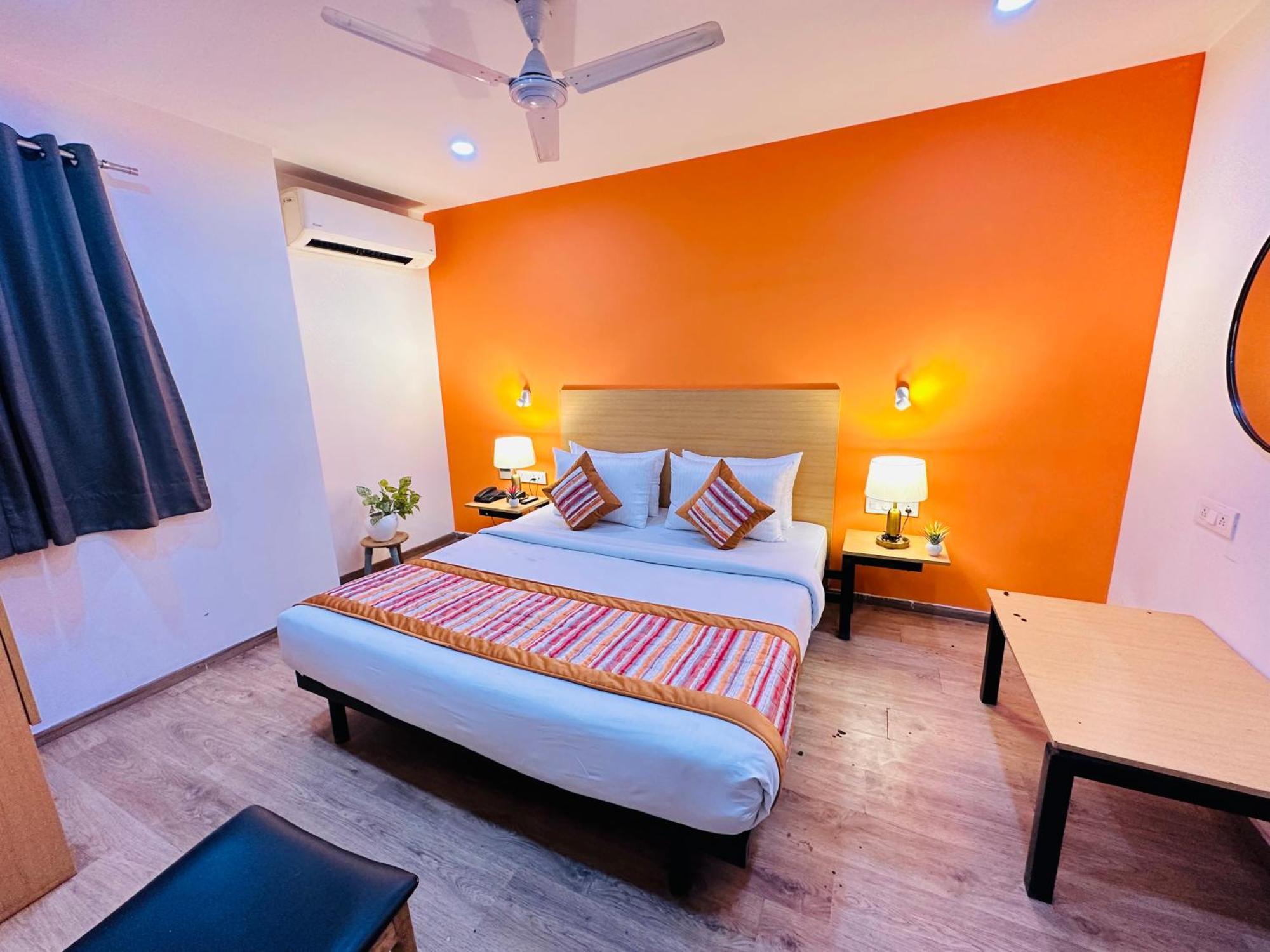 Apartment Golden Saffron - Punjabi Bagh Delhi New Delhi