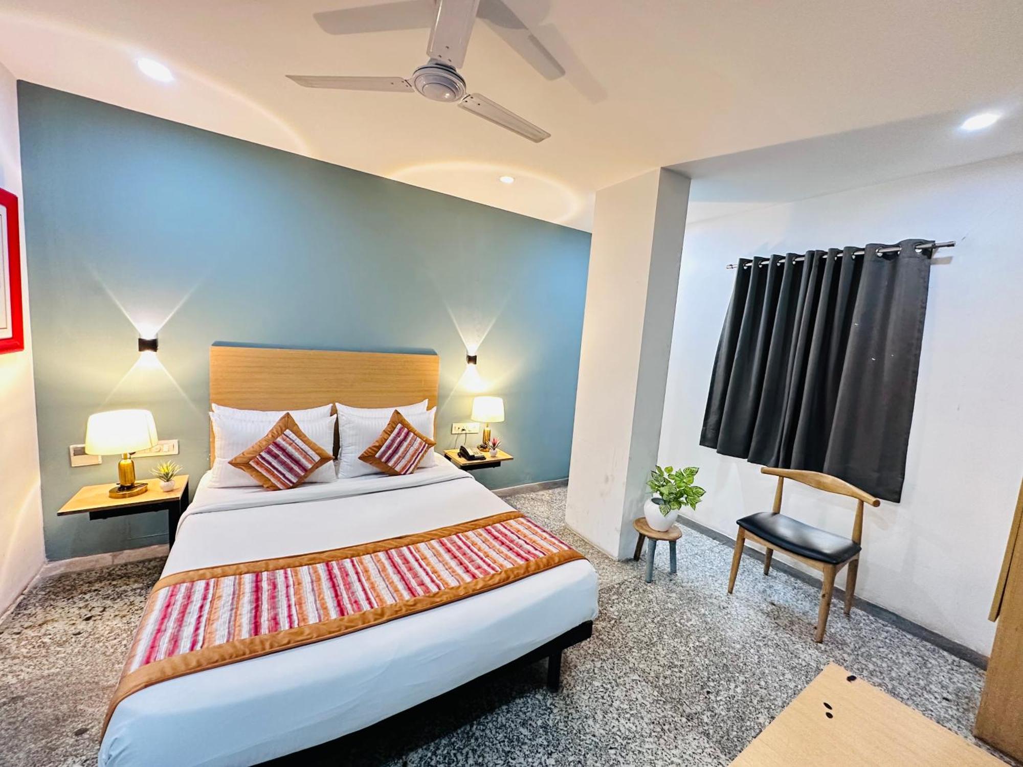 Apartment Golden Saffron - Punjabi Bagh Delhi New Delhi