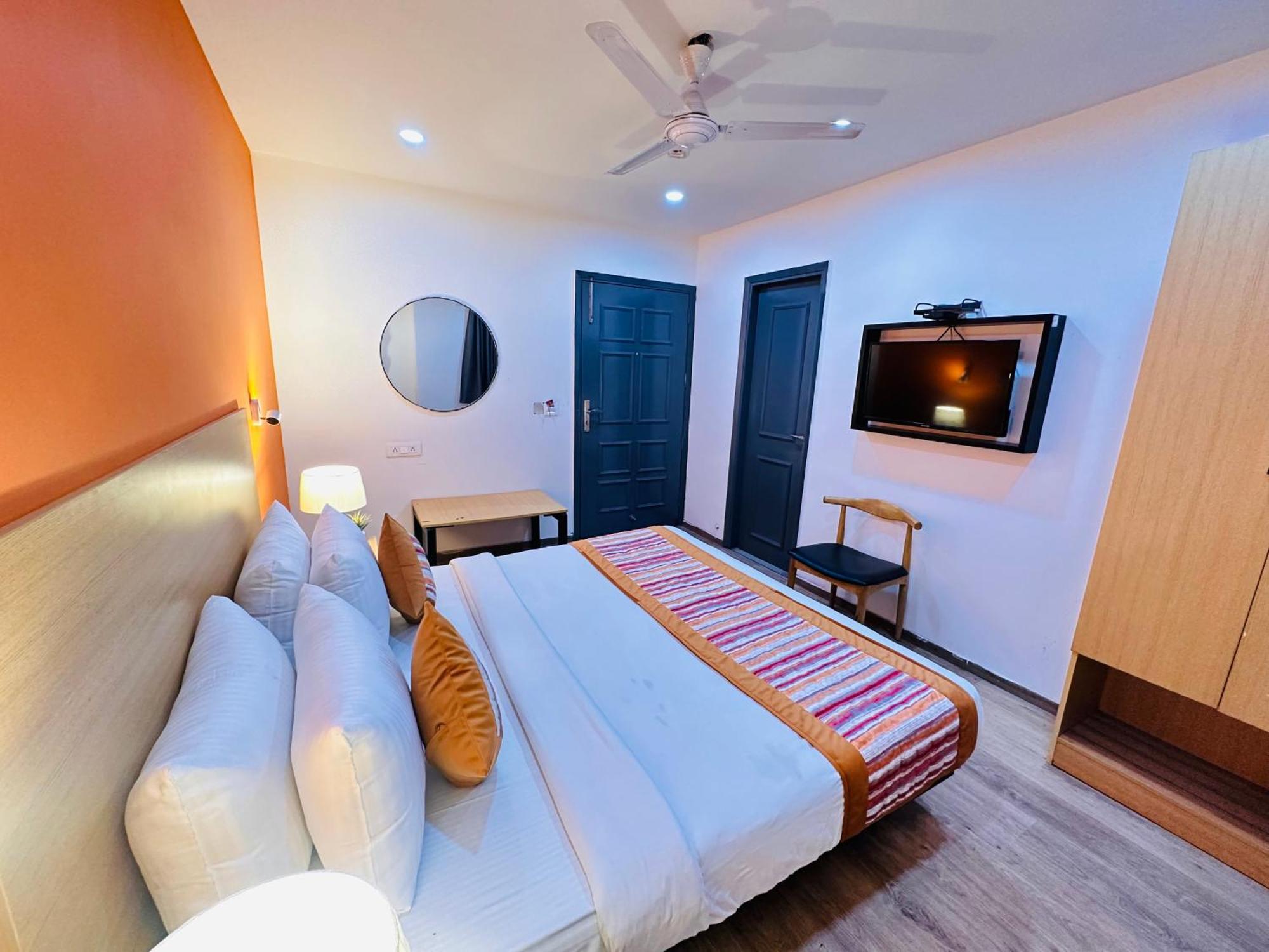 Apartment Golden Saffron - Punjabi Bagh Delhi New Delhi