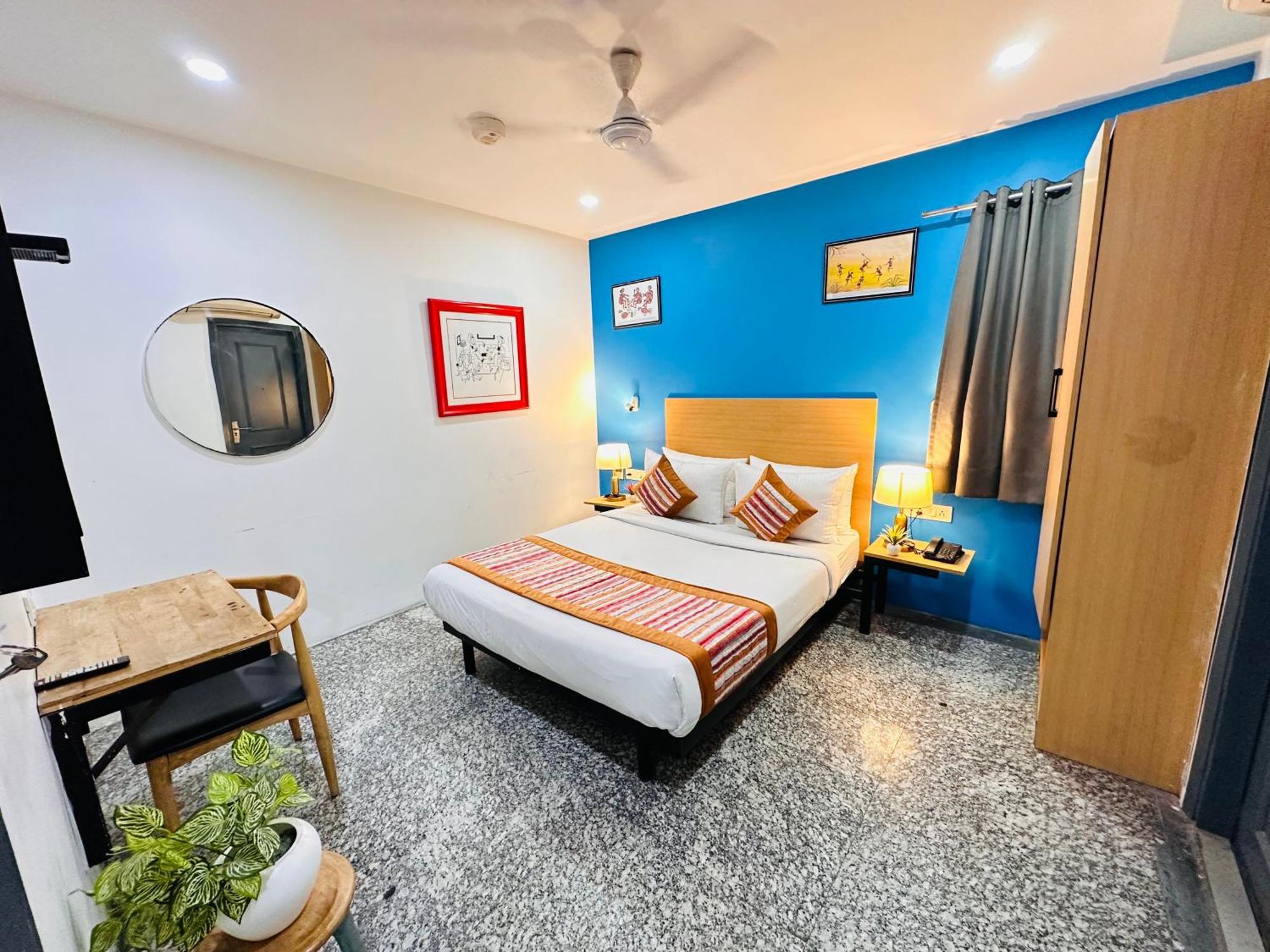 Apartment Golden Saffron - Punjabi Bagh Delhi