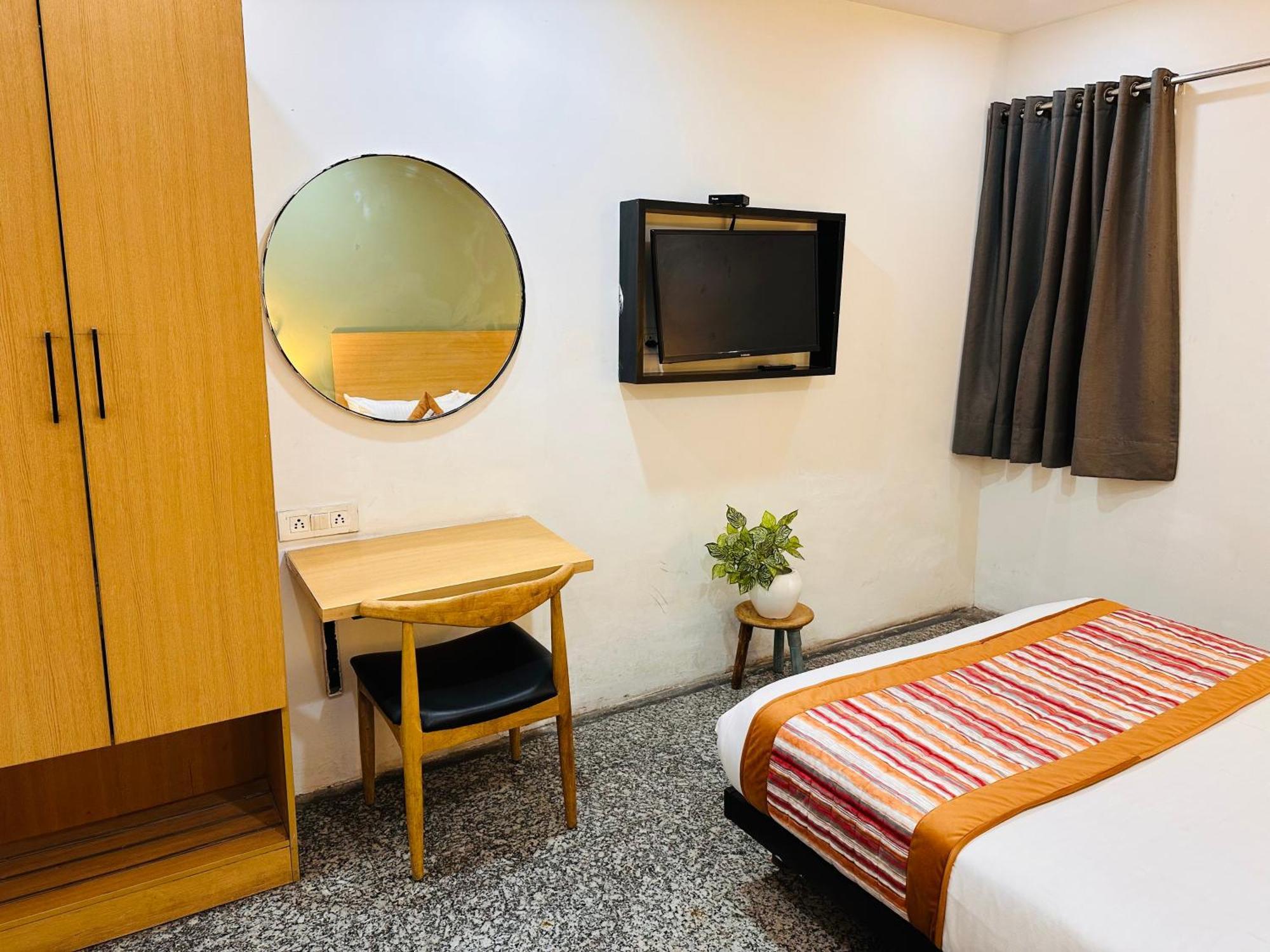 Golden Saffron - Punjabi Bagh Delhi