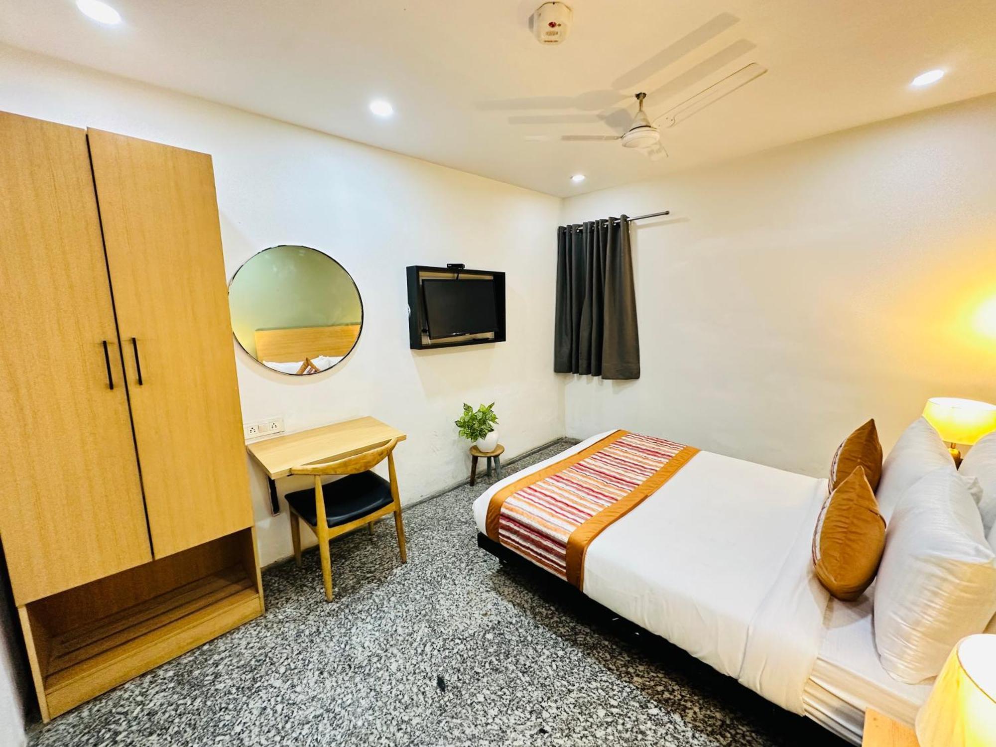 Golden Saffron - Punjabi Bagh Delhi New Delhi