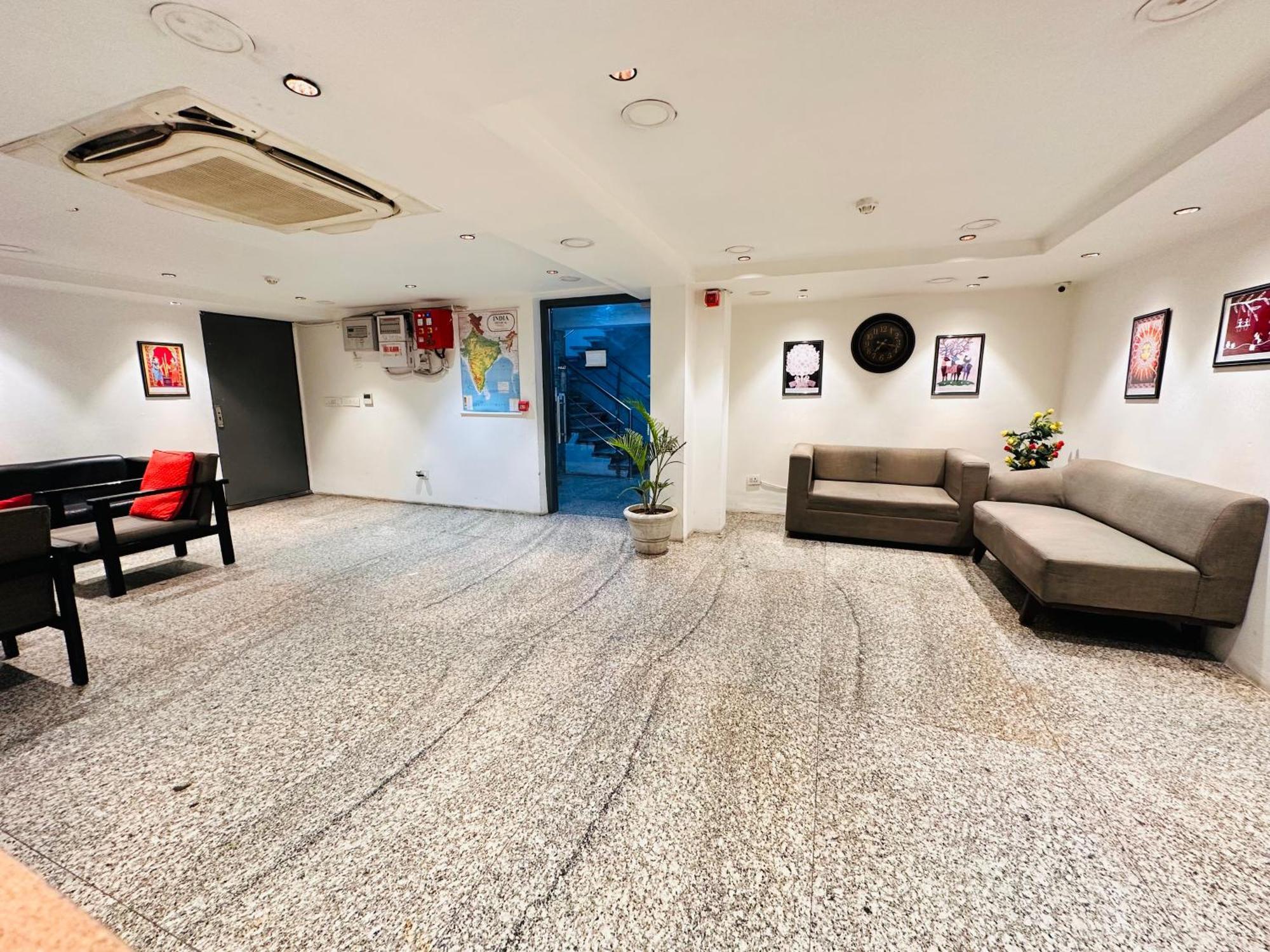 Apartment Golden Saffron - Punjabi Bagh Delhi *