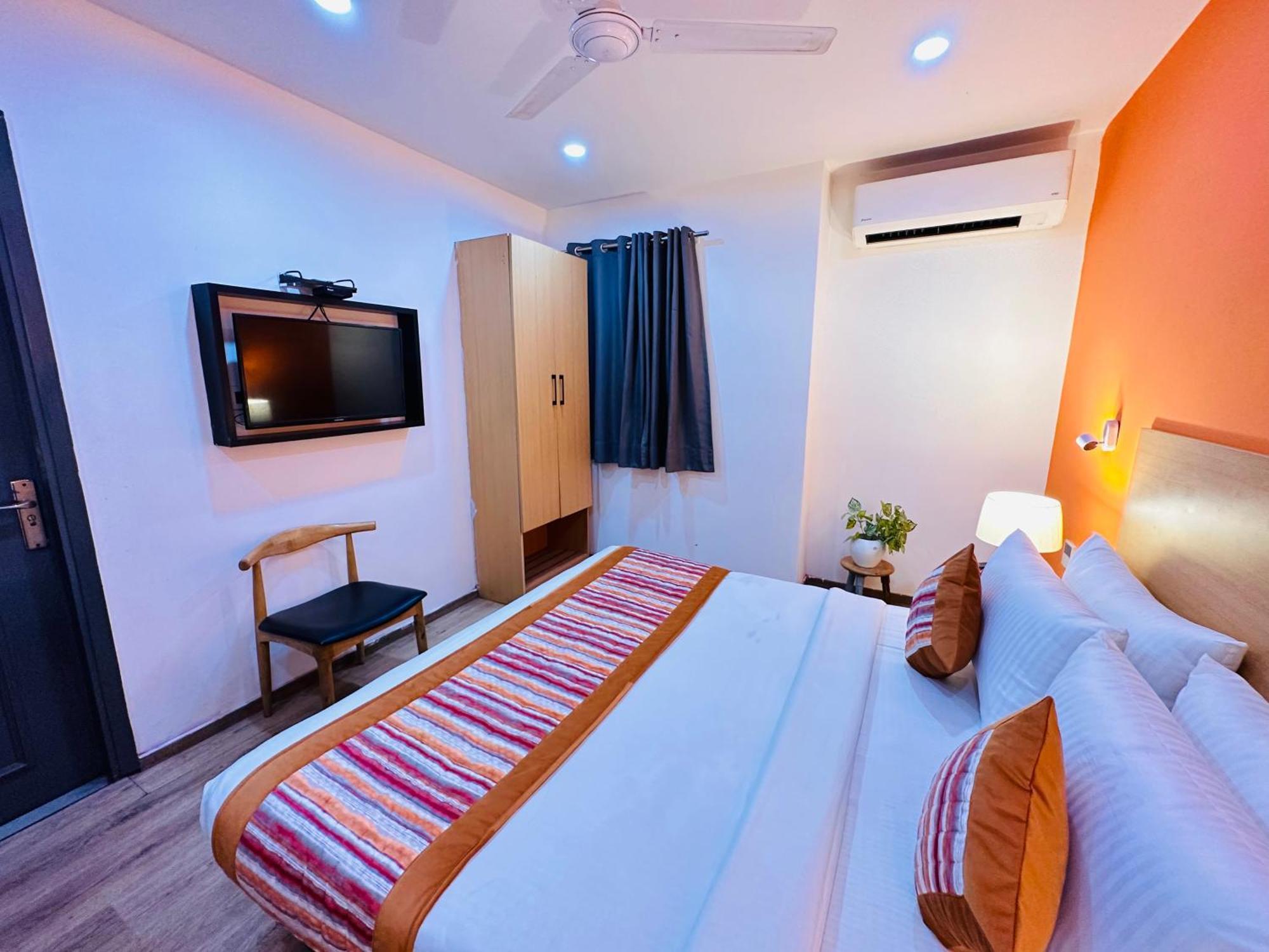 Apartment Golden Saffron - Punjabi Bagh Delhi New Delhi