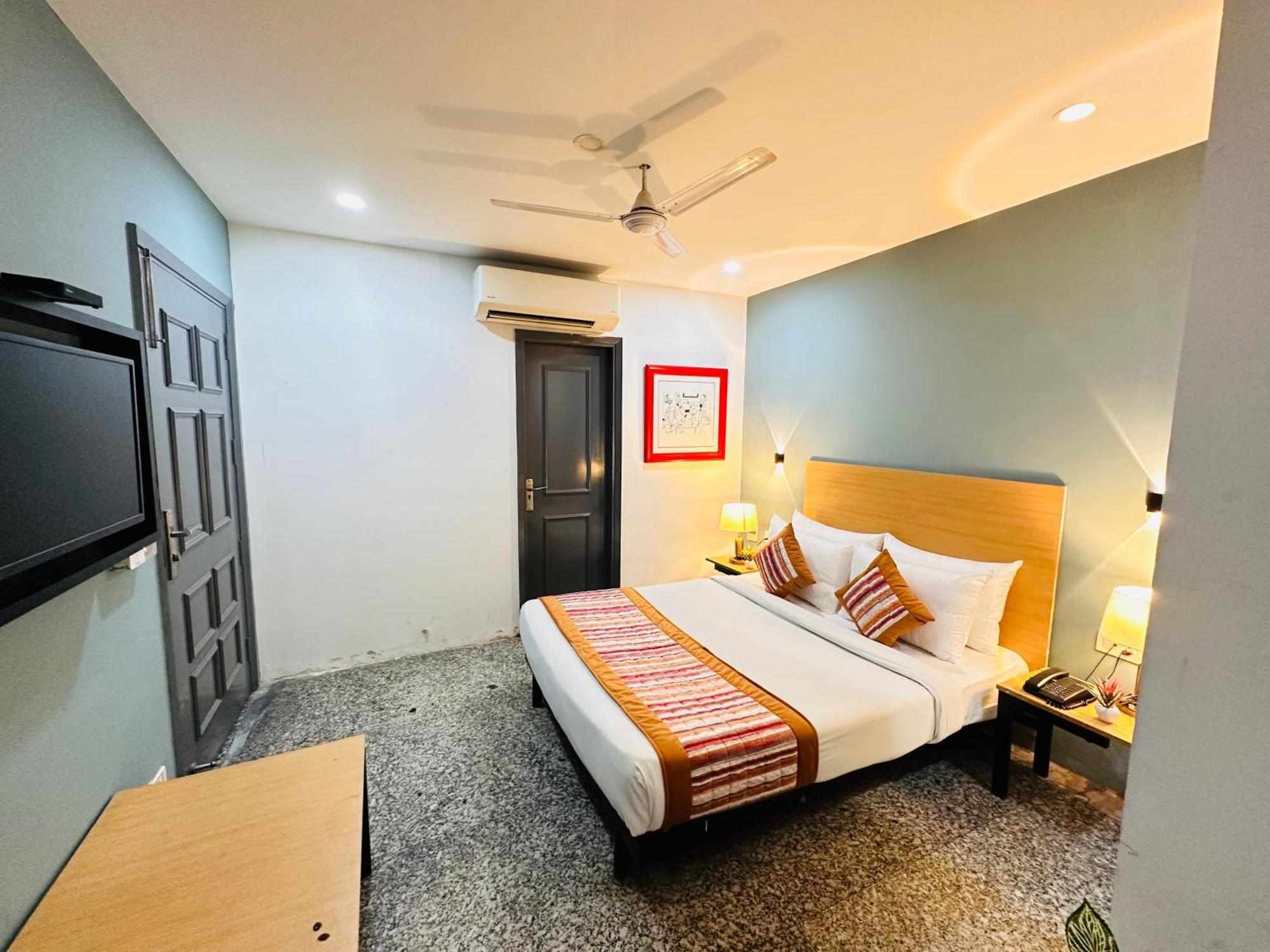 Apartment Golden Saffron - Punjabi Bagh Delhi New Delhi
