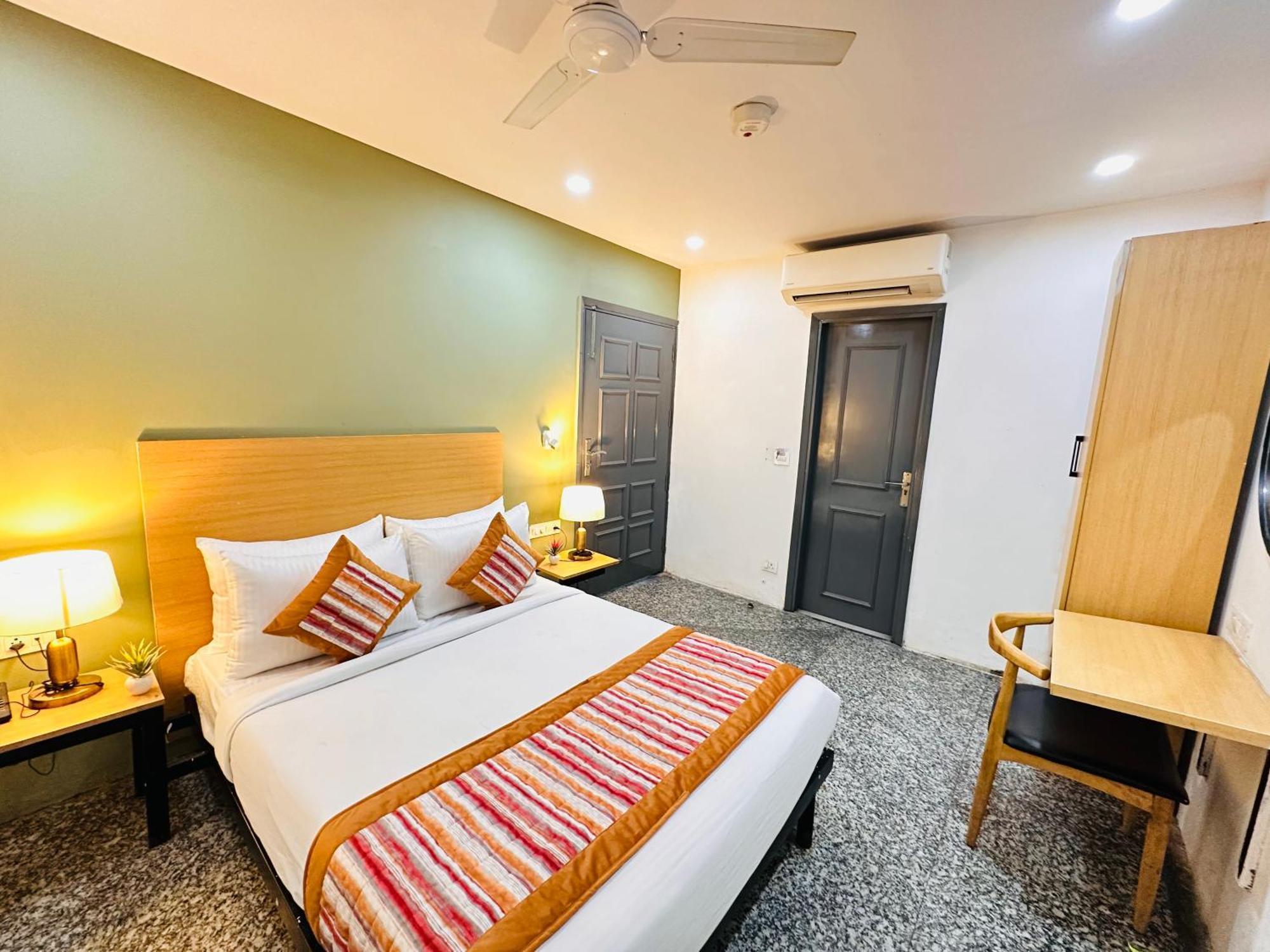 Golden Saffron - Punjabi Bagh Delhi New Delhi