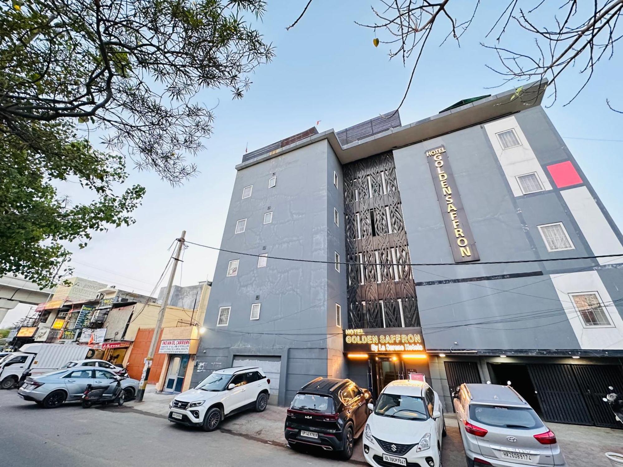 Apartment Golden Saffron - Punjabi Bagh Delhi