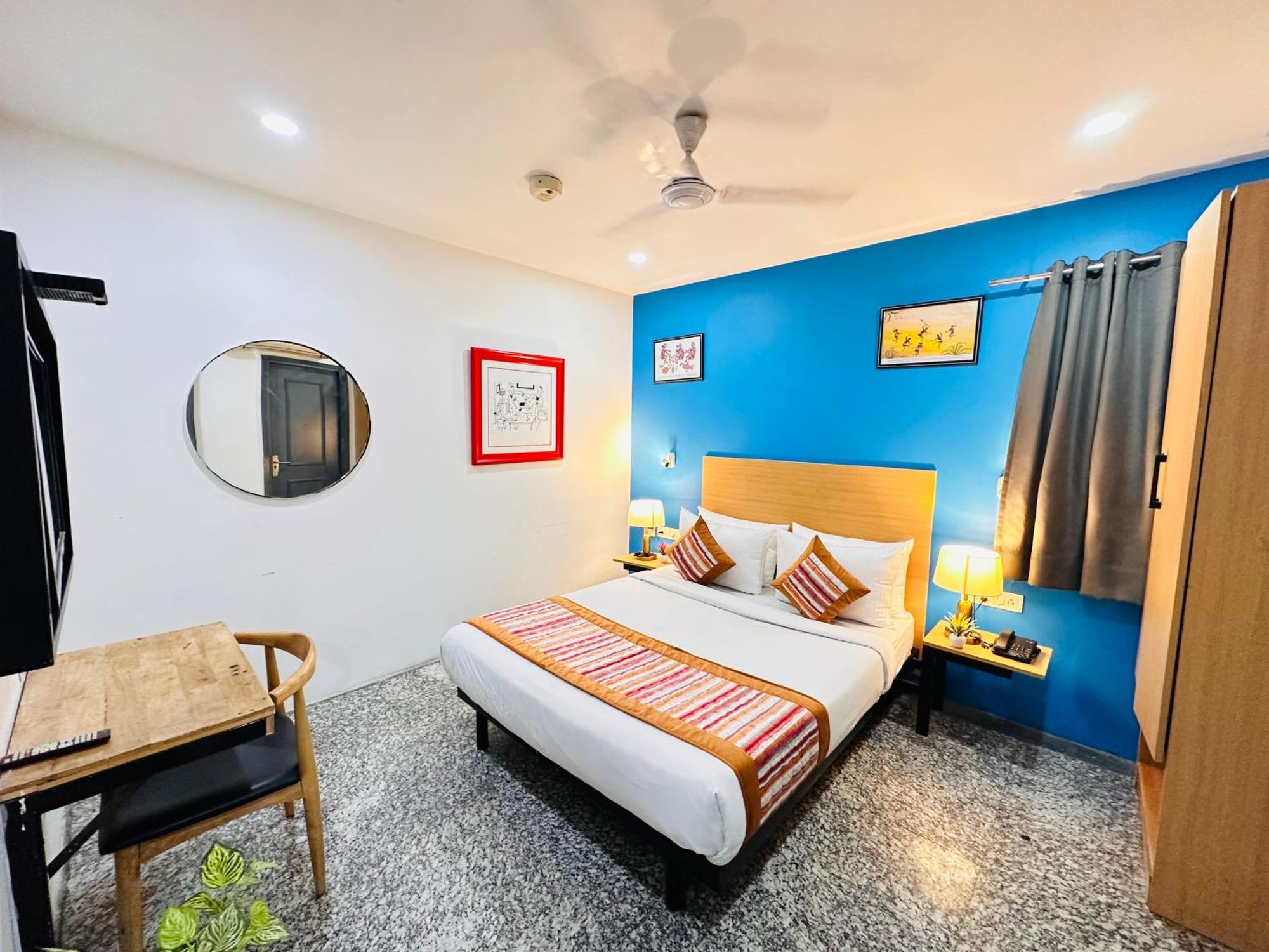 Apartment Golden Saffron - Punjabi Bagh Delhi