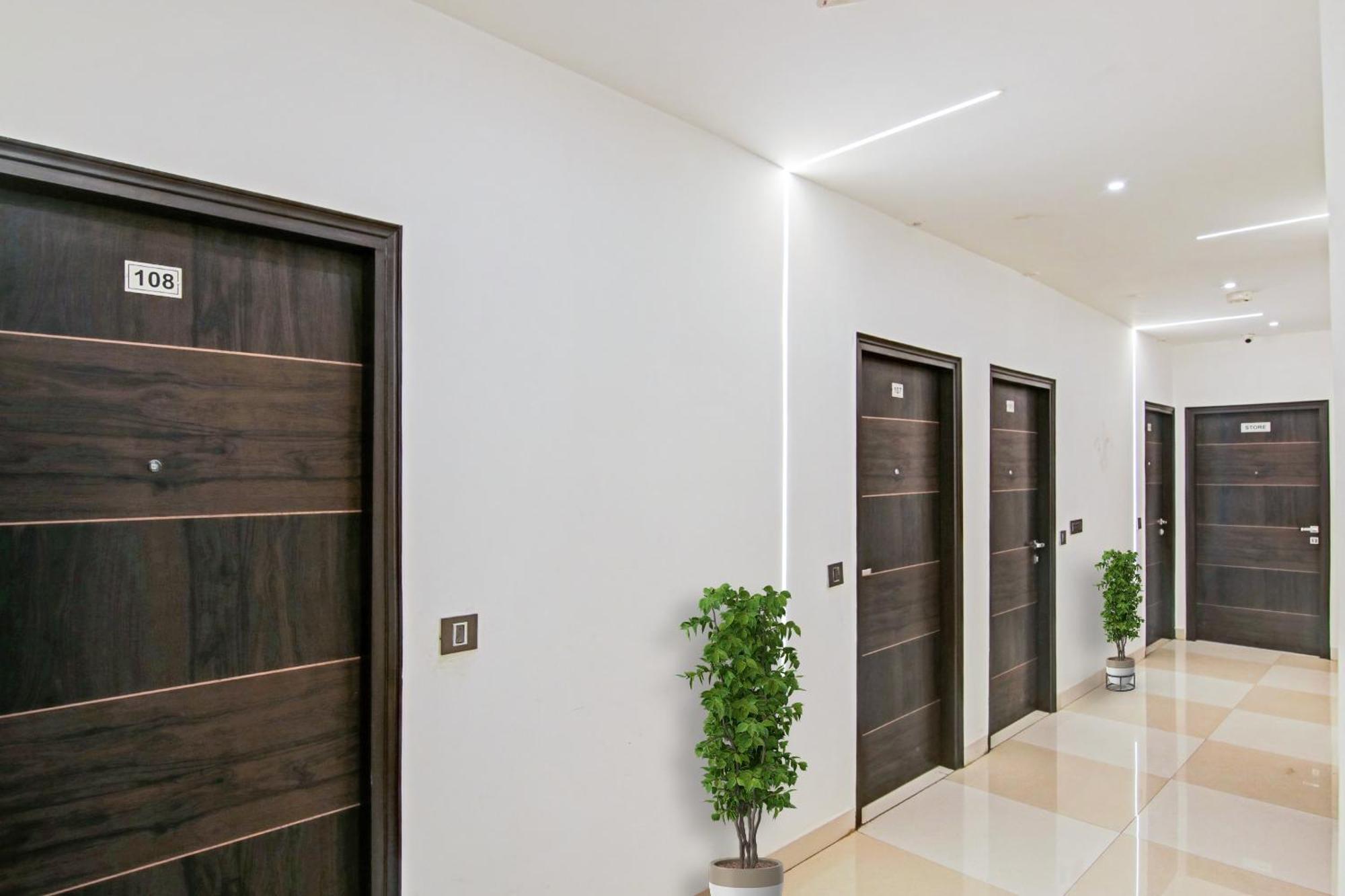 19 West Hotel 3*