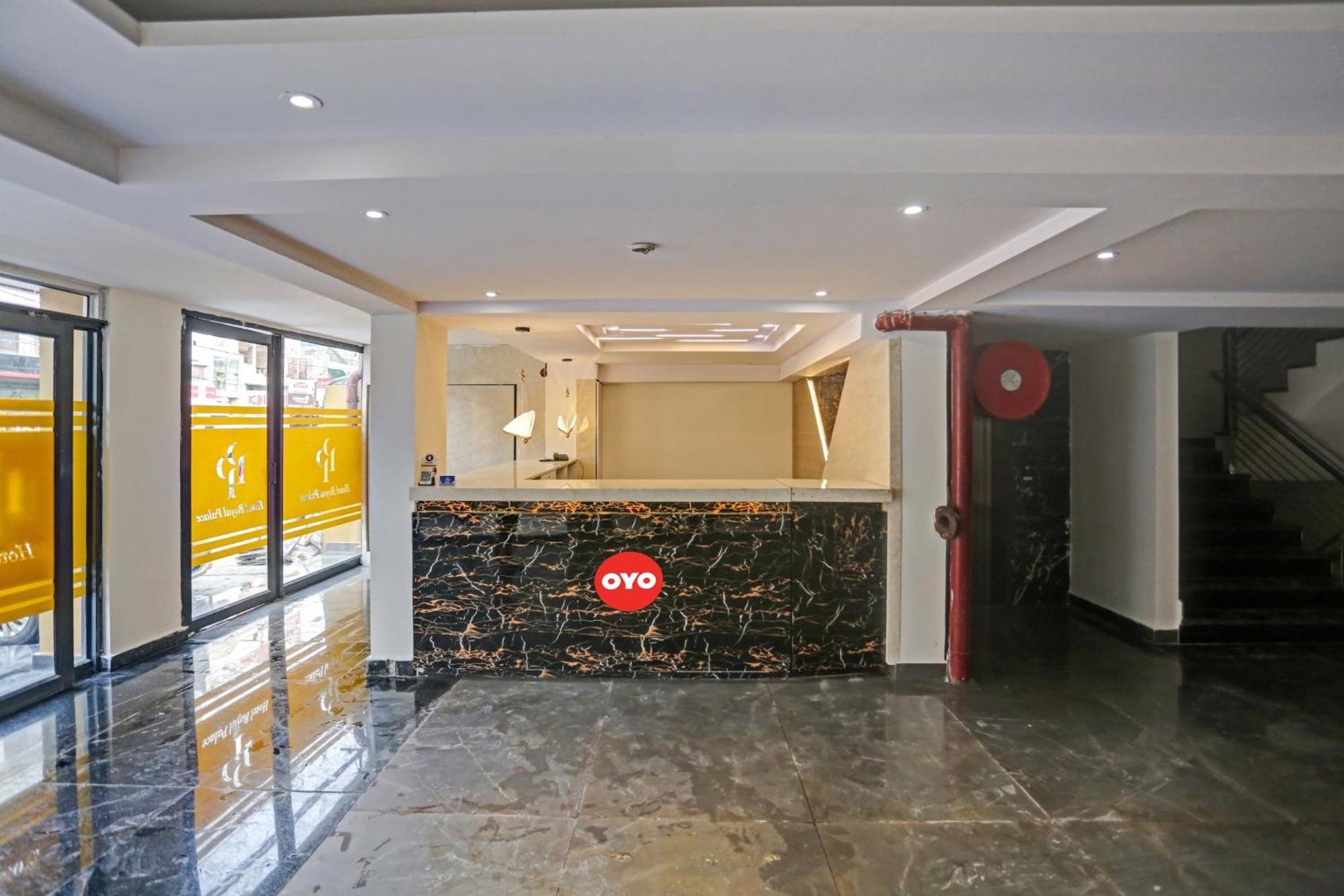 Hotel Oyo Flagship 81255 Royal Palace Nova Deli