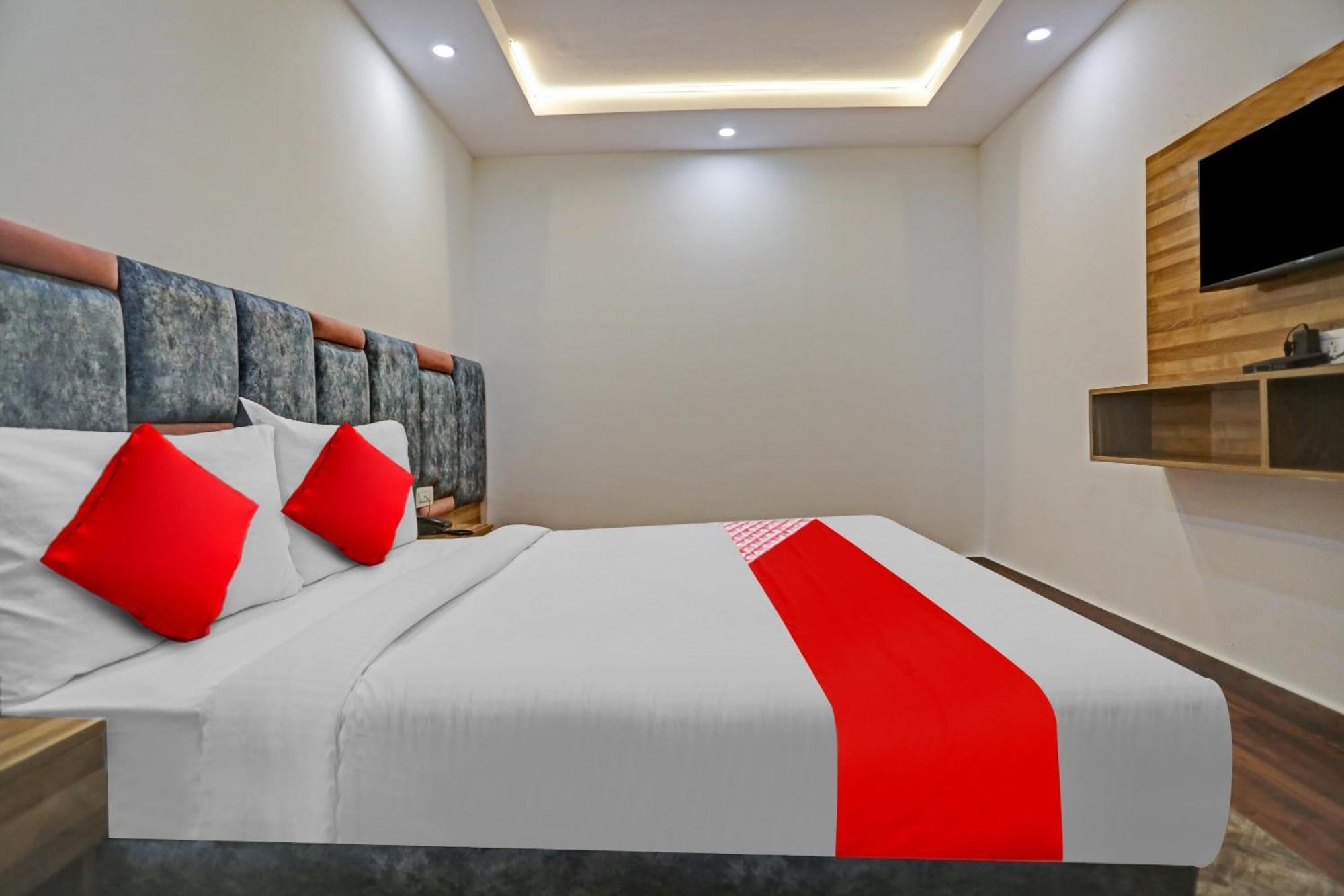 Oyo Flagship 81255 Royal Palace Hotel