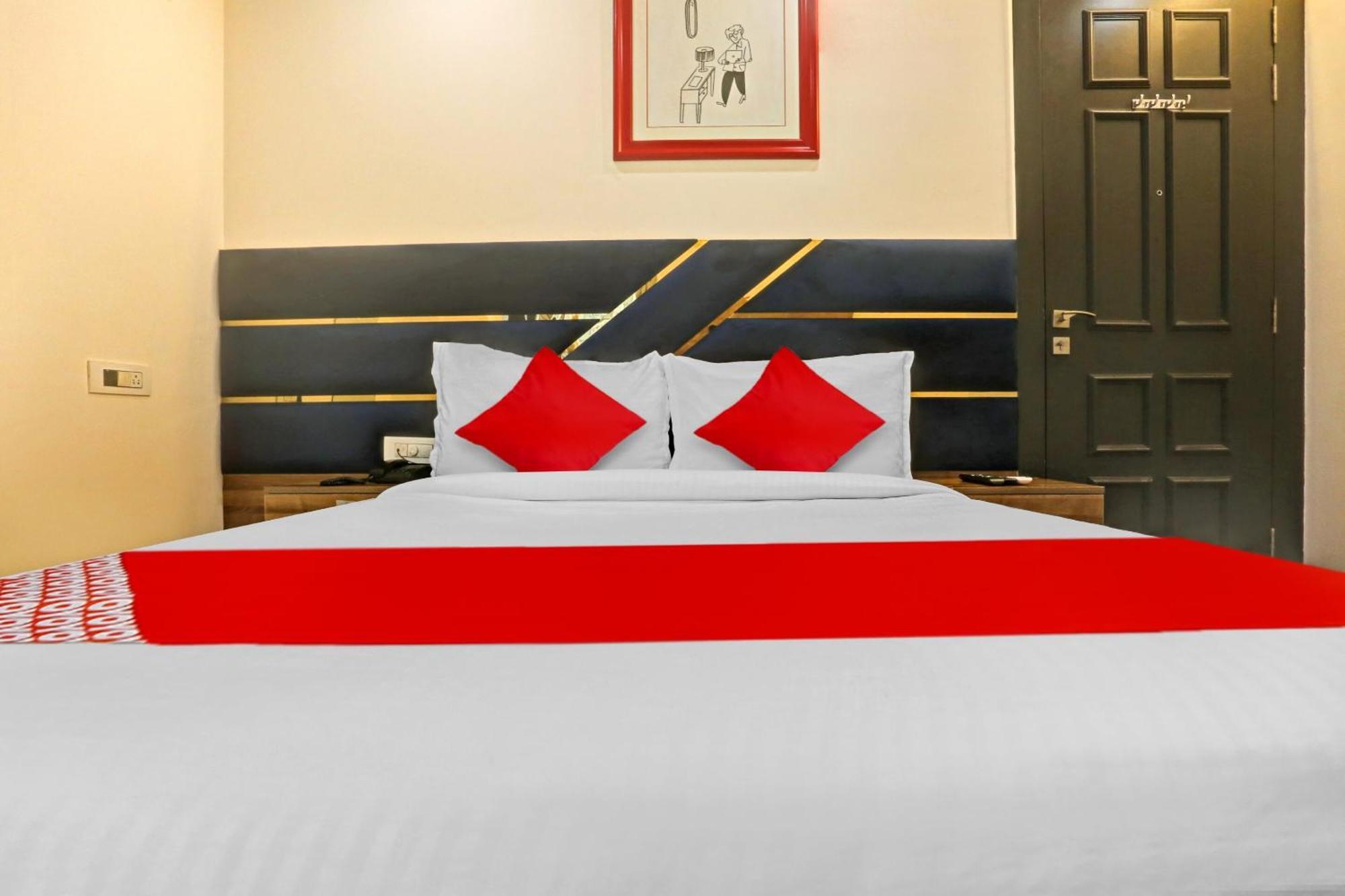 Hotel Oyo Flagship 81255 Royal Palace Nova Deli