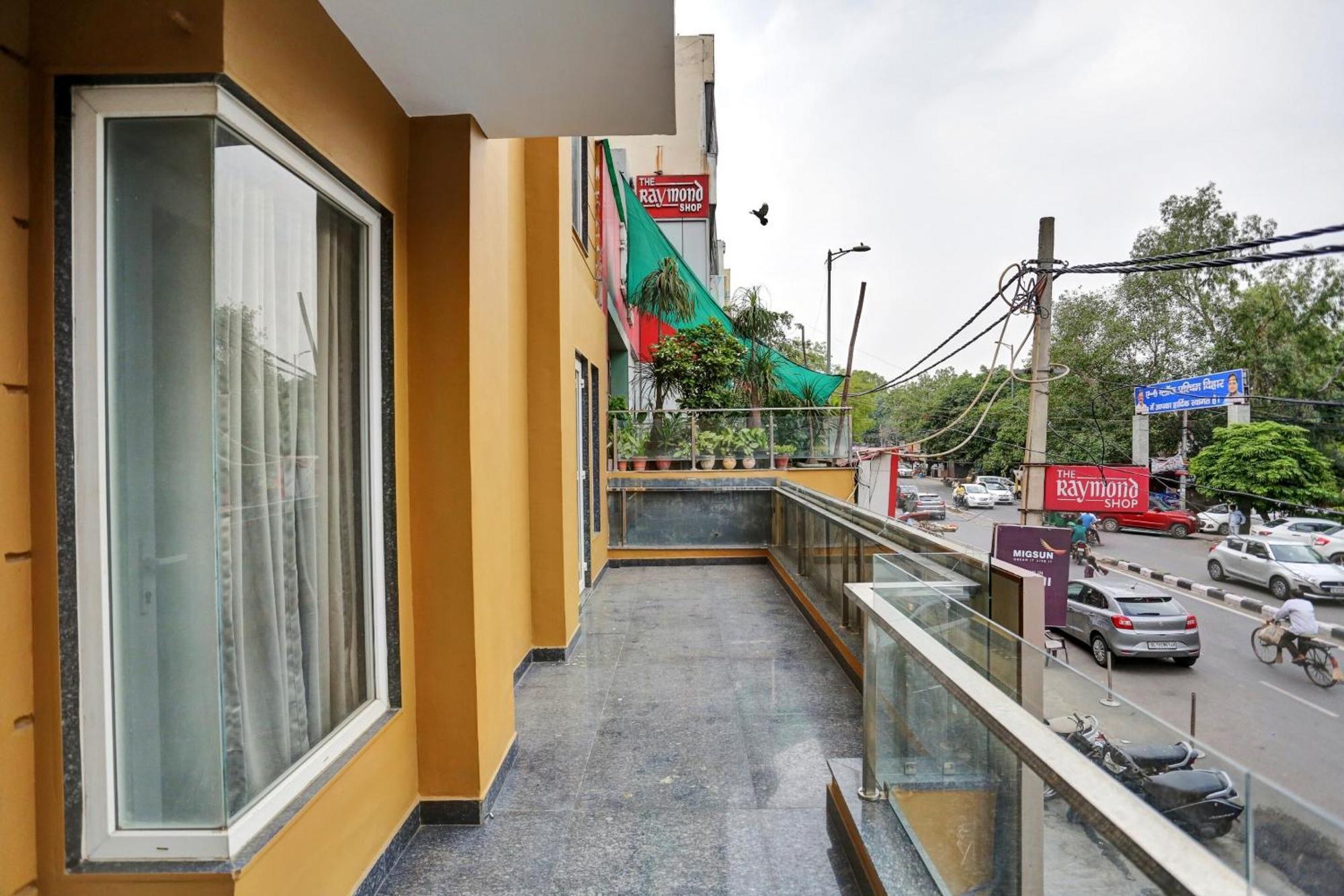 Hotel Oyo Flagship 81255 Royal Palace New Delhi