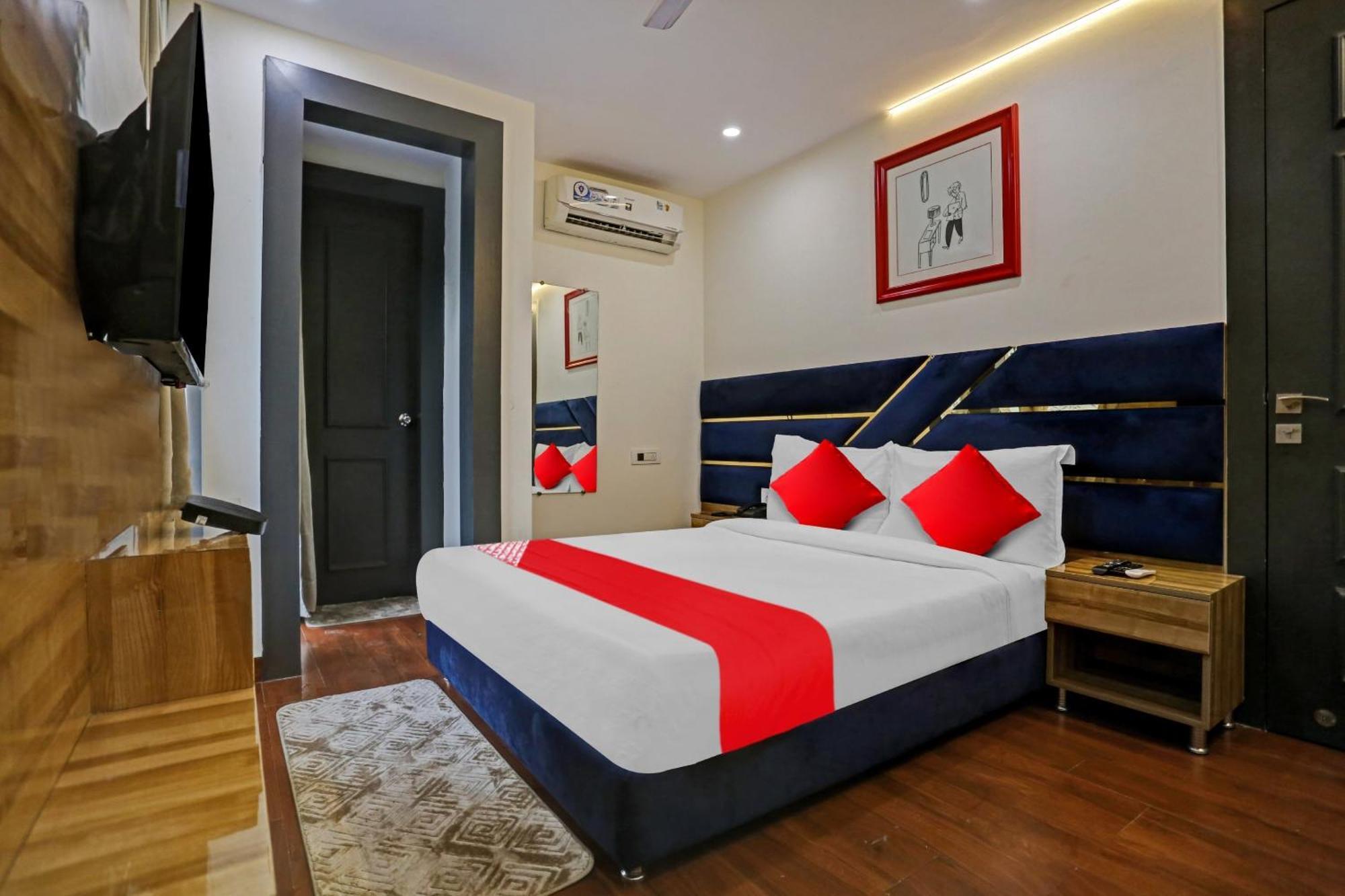 Hotel Oyo Flagship 81255 Royal Palace