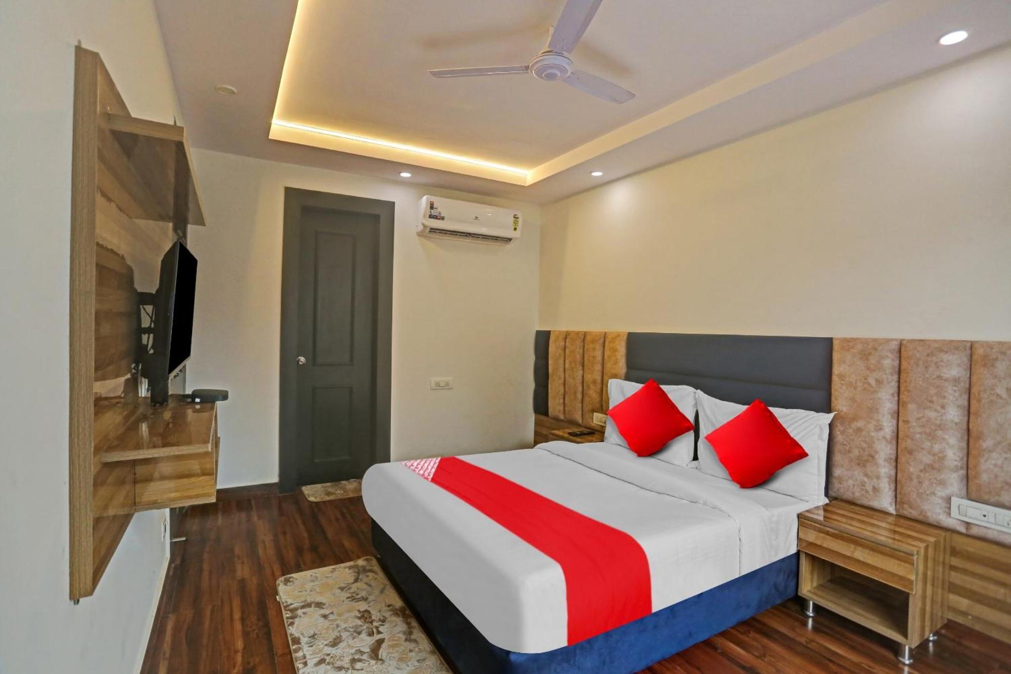 Oyo Flagship 81255 Royal Palace Hotel