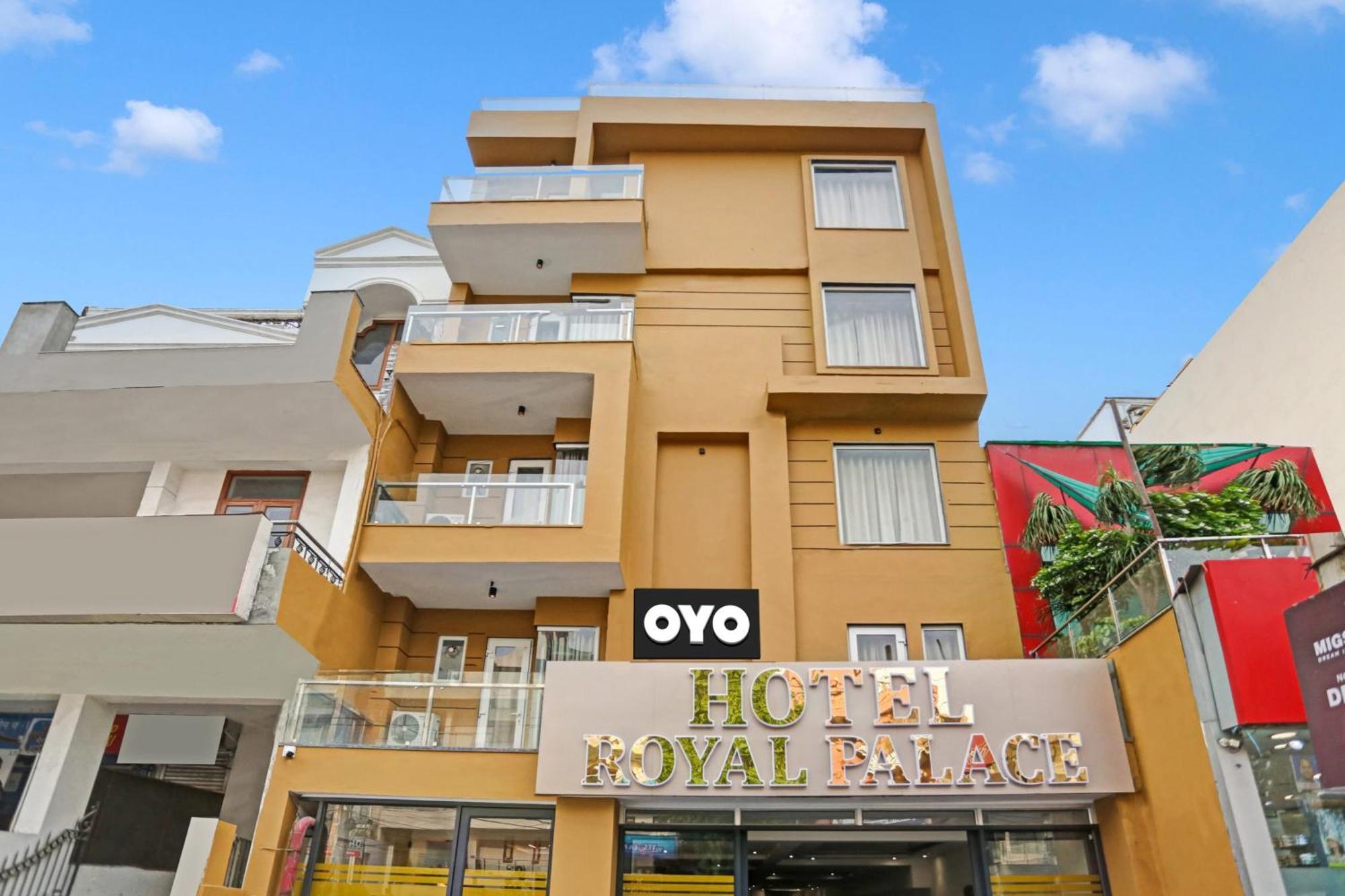 Hotel Oyo Flagship 81255 Royal Palace Nova Deli