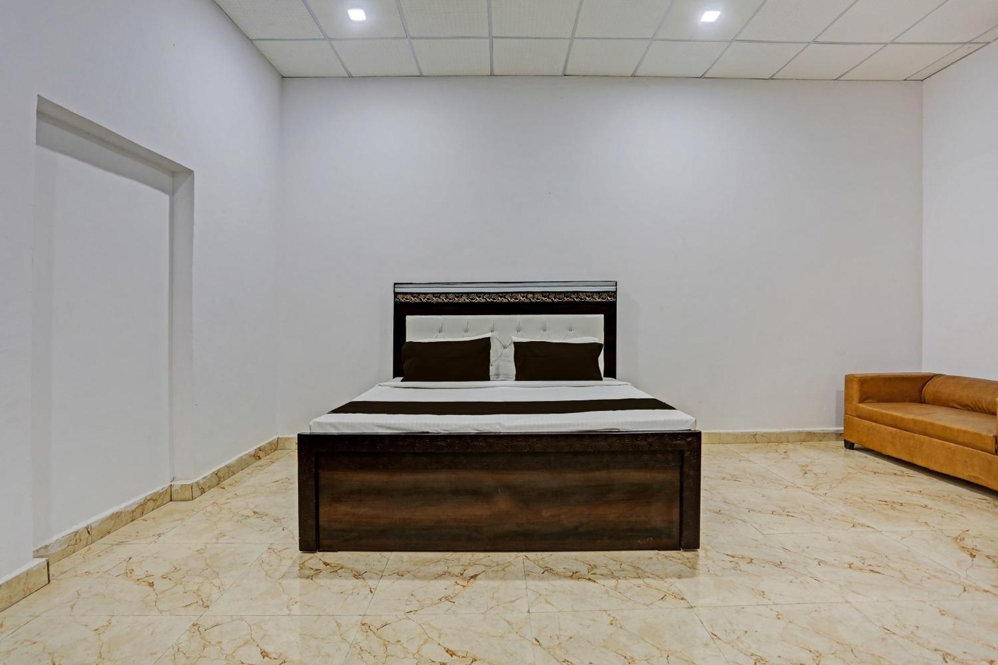O Murliwala Wedding Palace And Hotel 3*