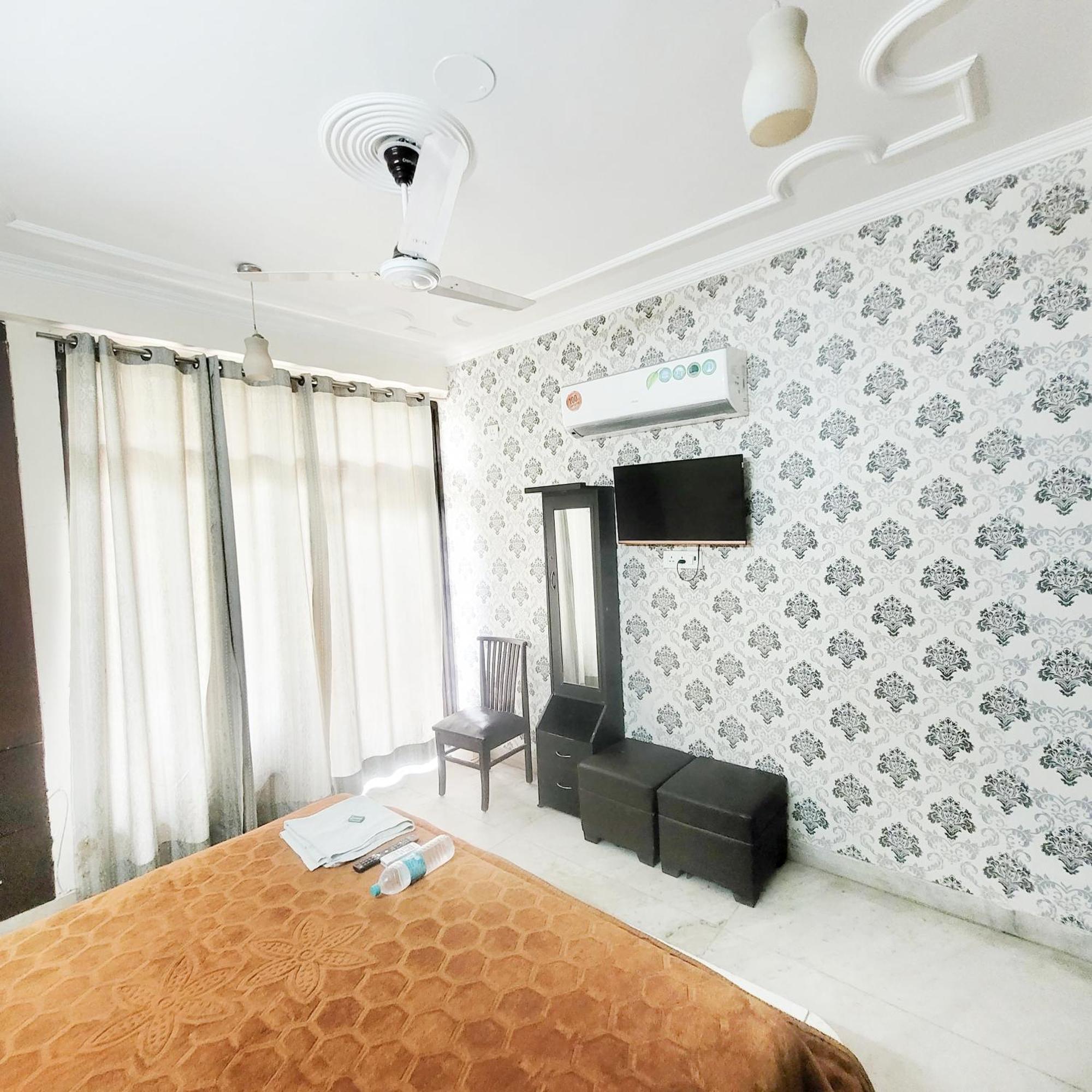Hotel In Cr Park 3*