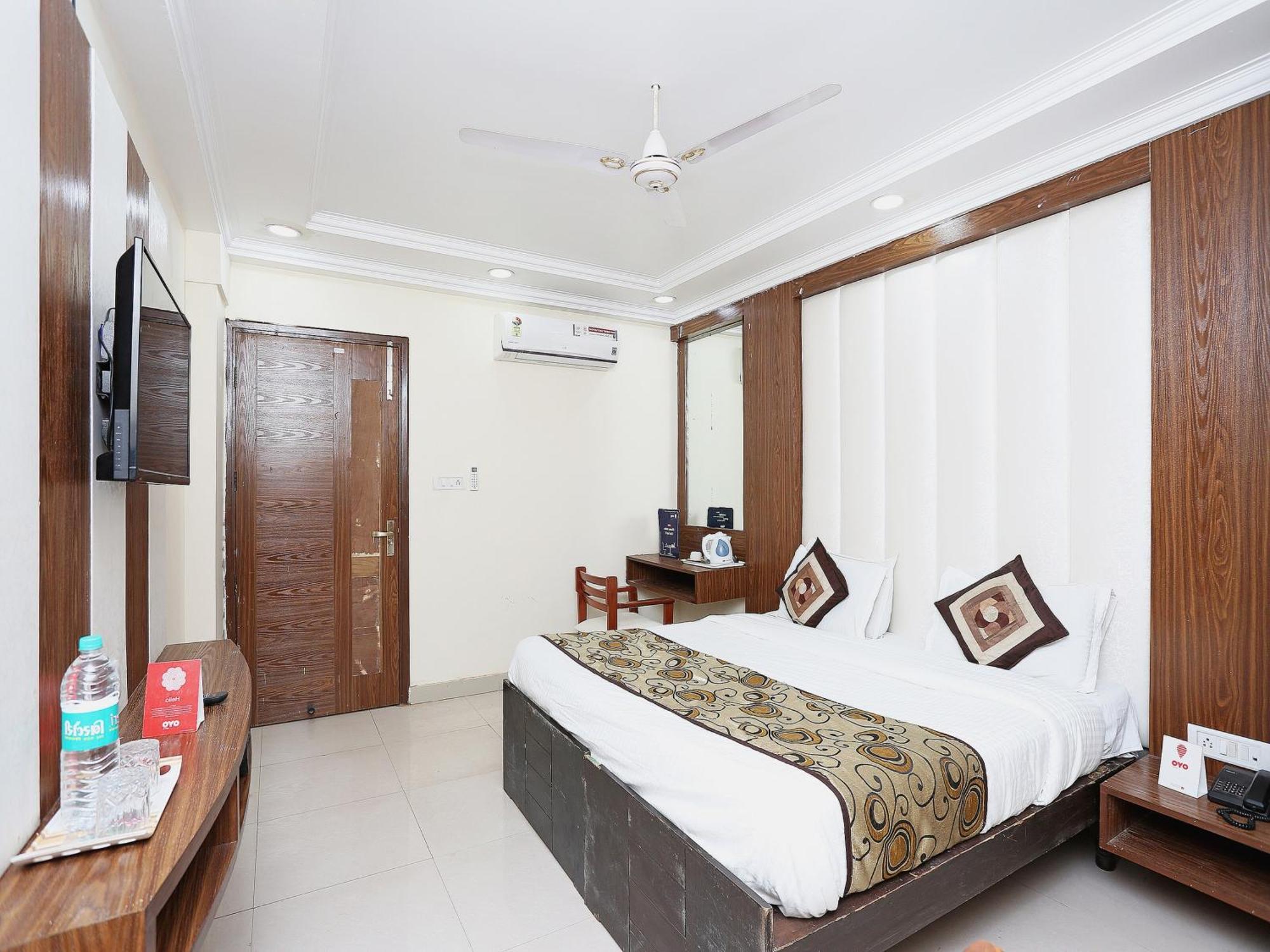Oyo Flagship F Five 3* New Delhi