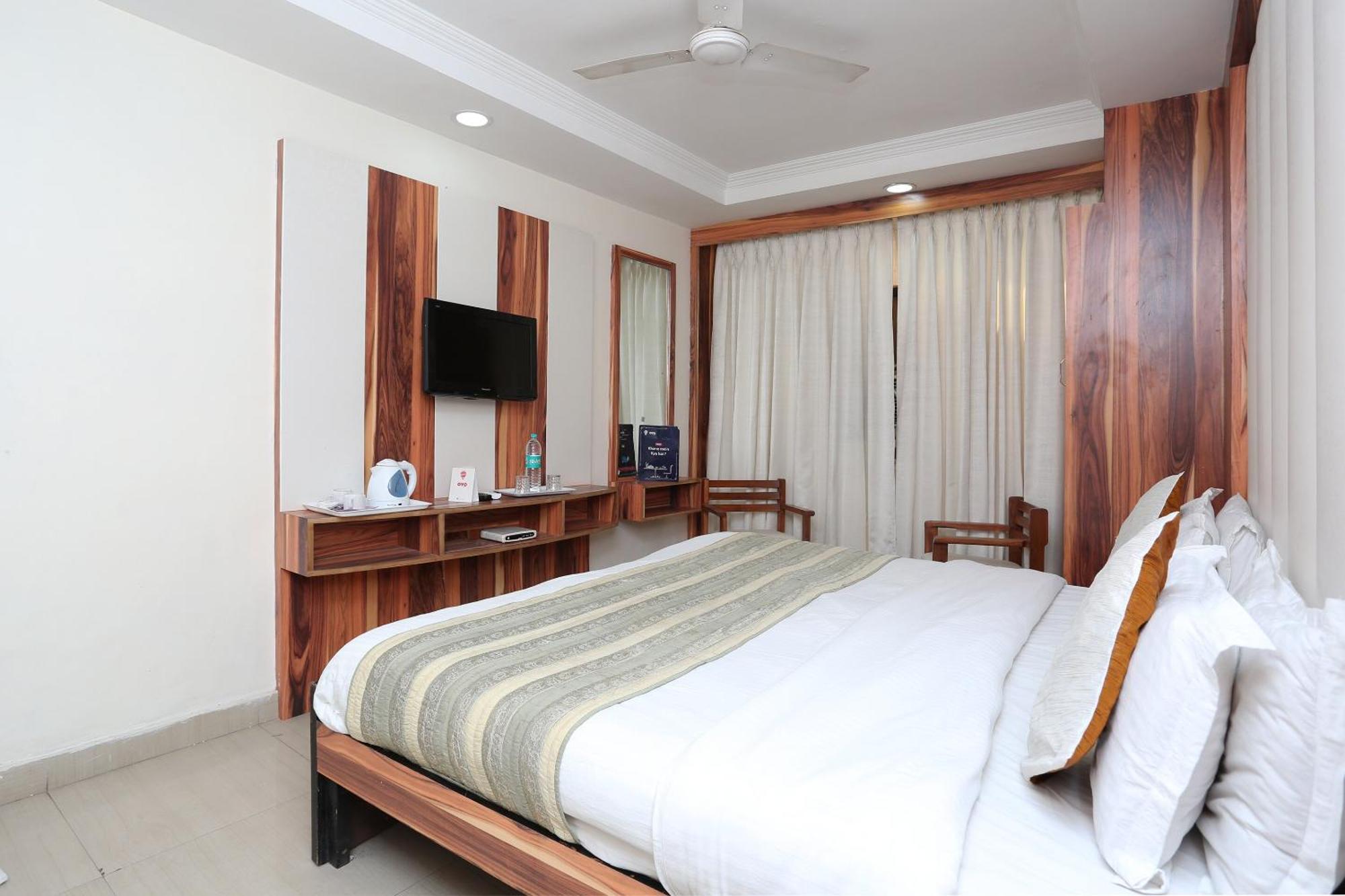 Oyo Flagship F Five Hotel New Delhi