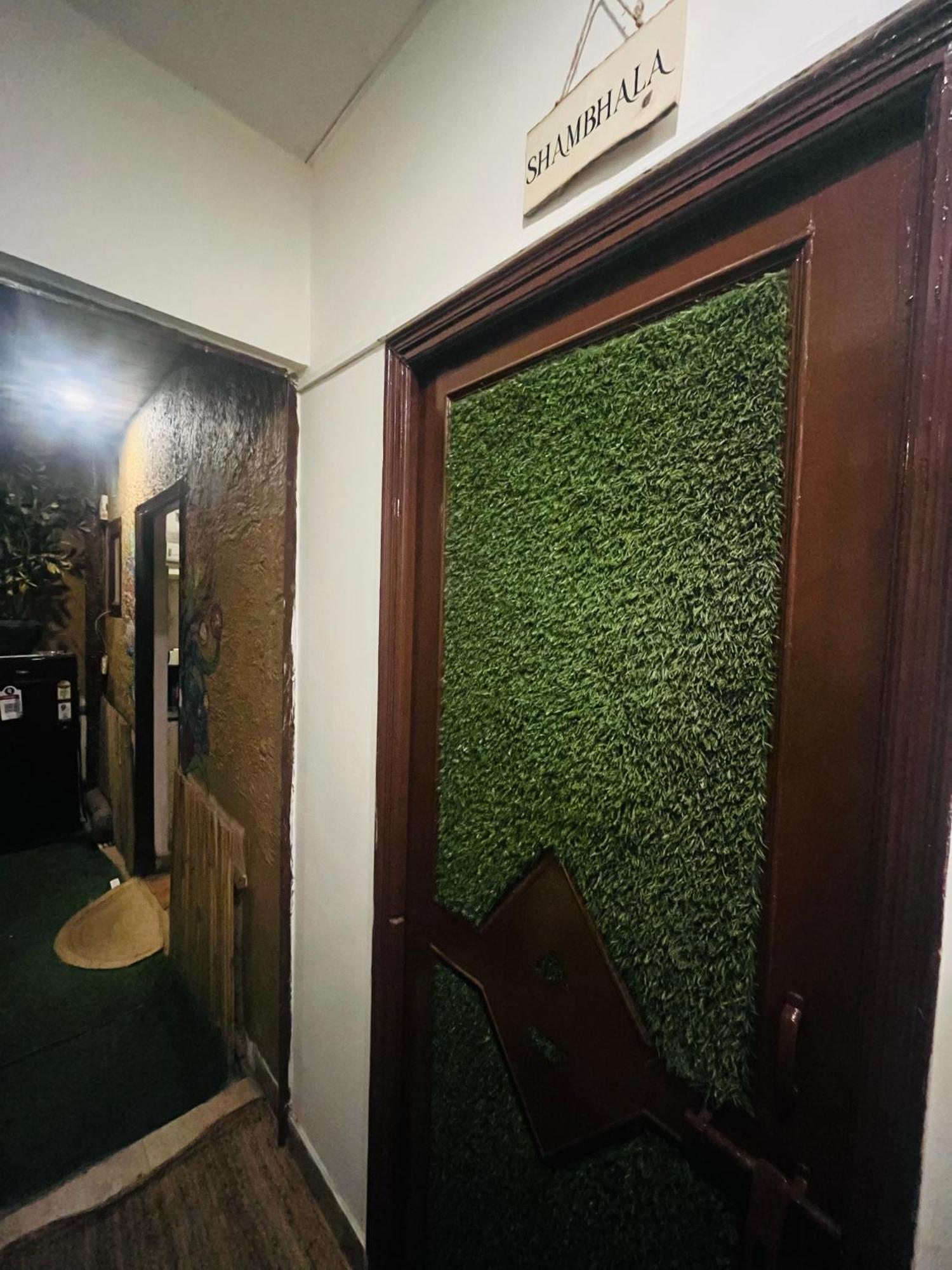Apartment Anavrin Art House *